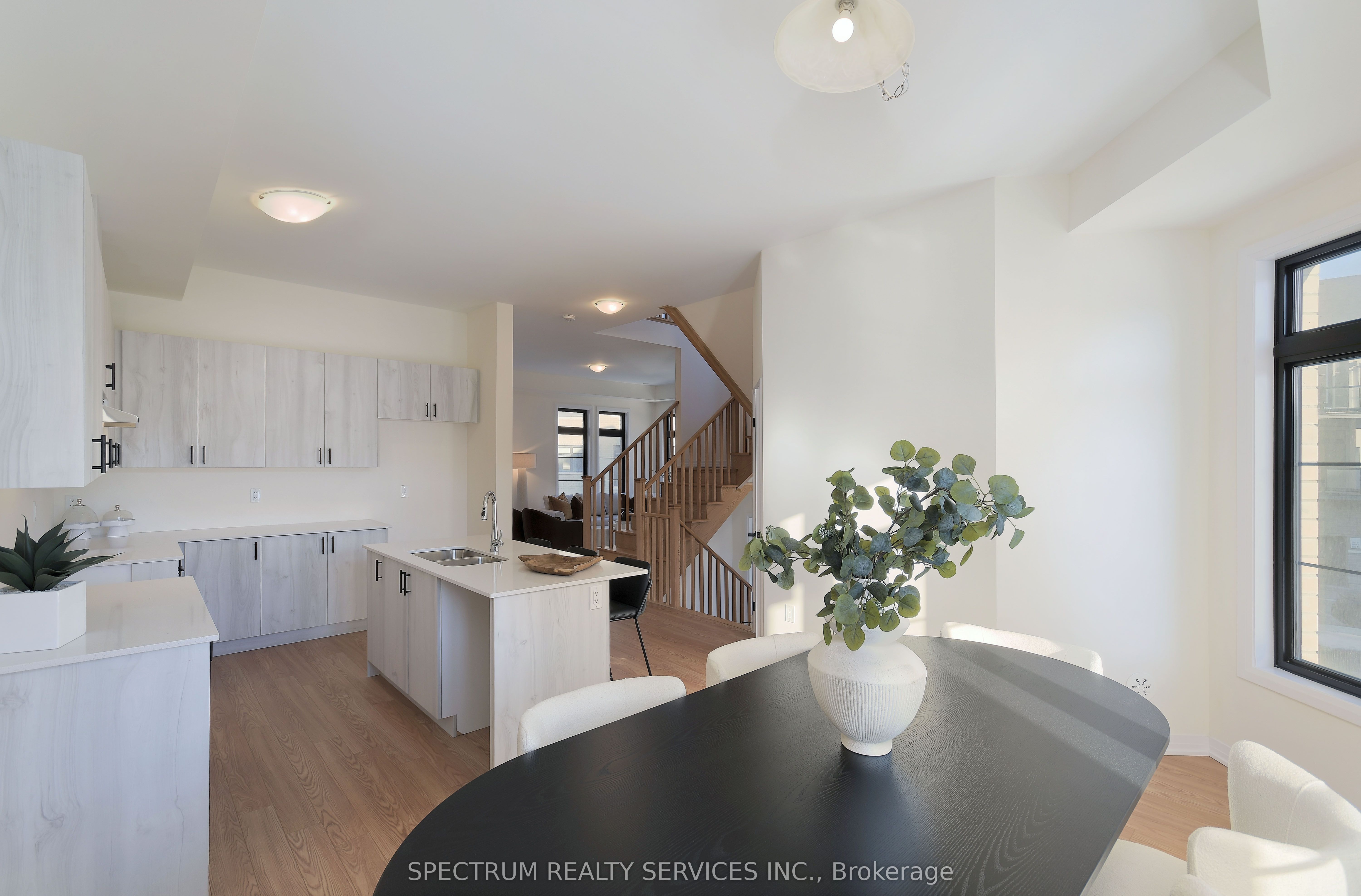 155 De La Roche Drive Property Photo 23