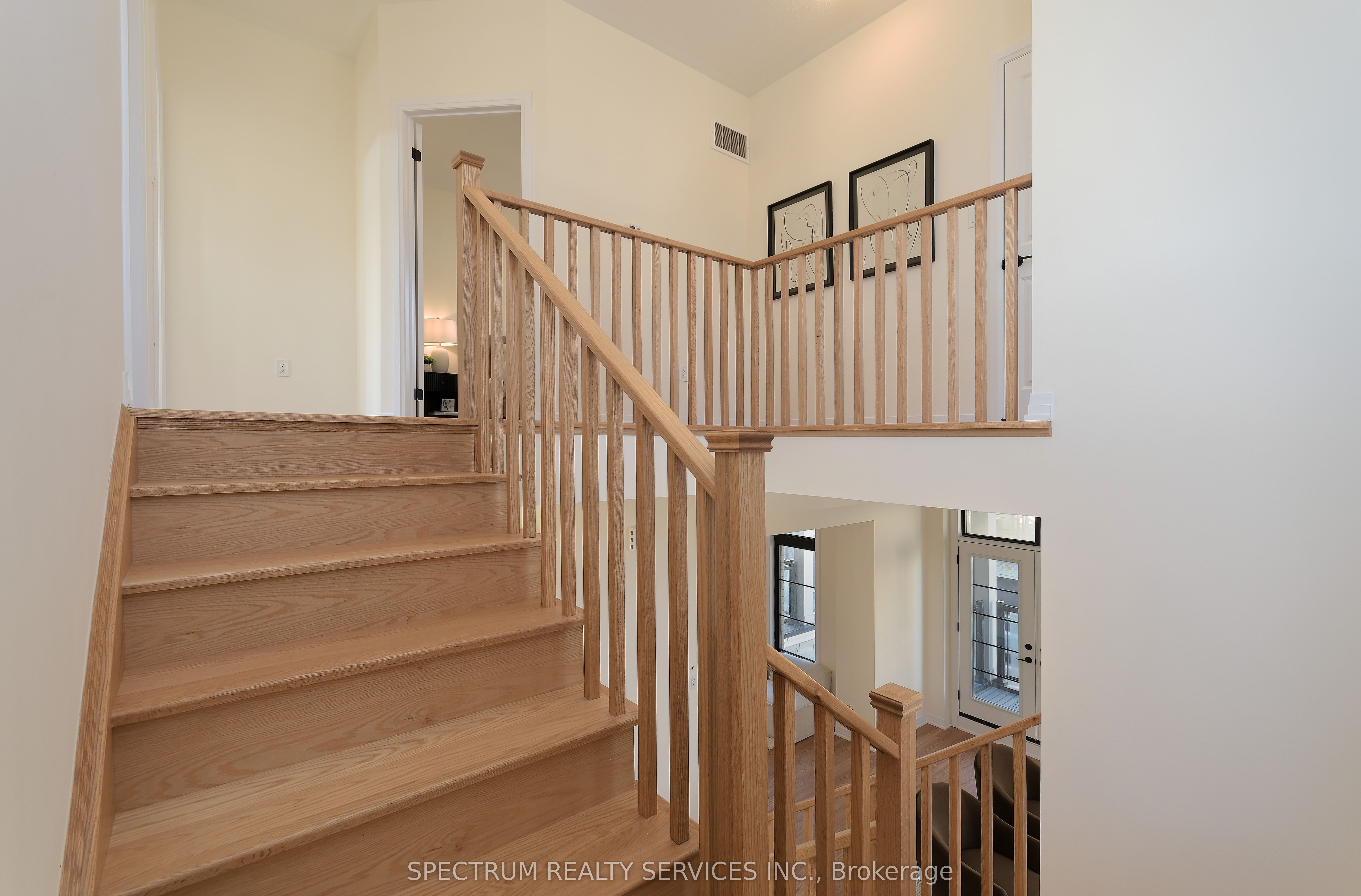 155 De La Roche Drive Property Photo 28