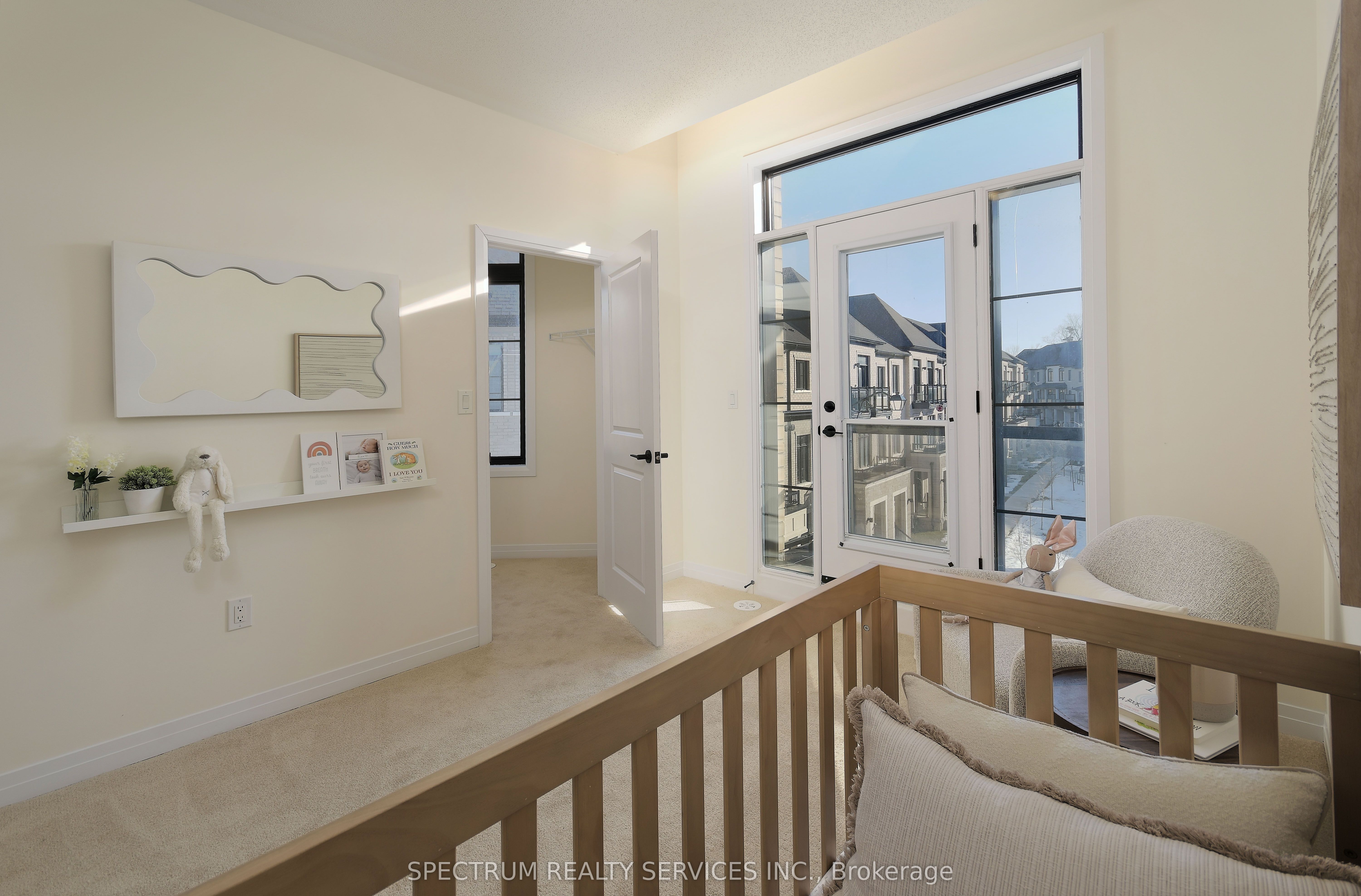 155 De La Roche Drive Property Photo 38