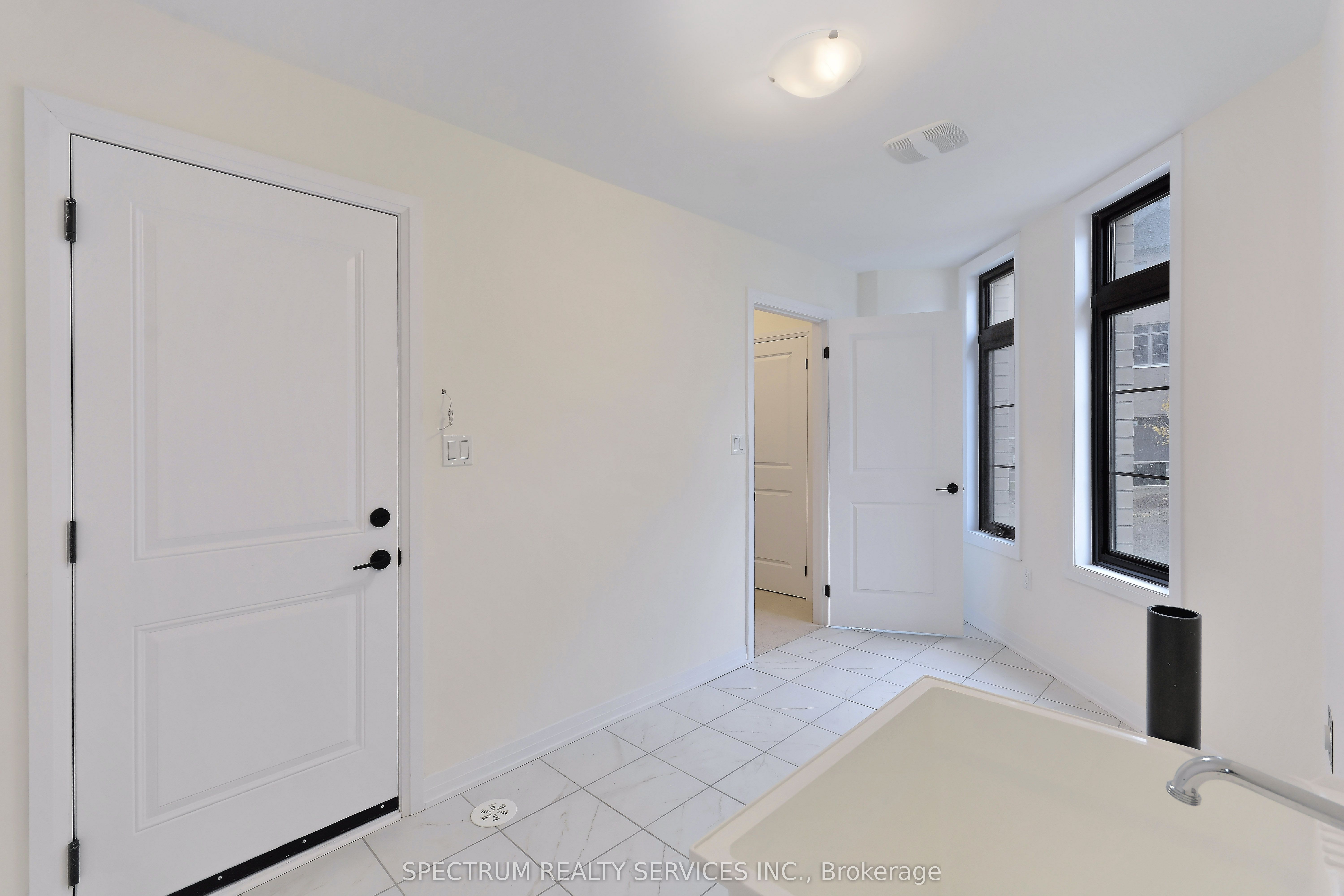 155 De La Roche Drive Property Photo 43