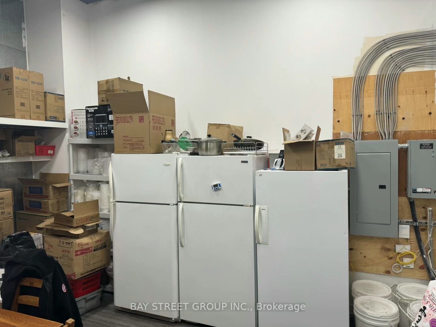 #1fc6 - 9390 Woodbine Avenue Property Photo 6