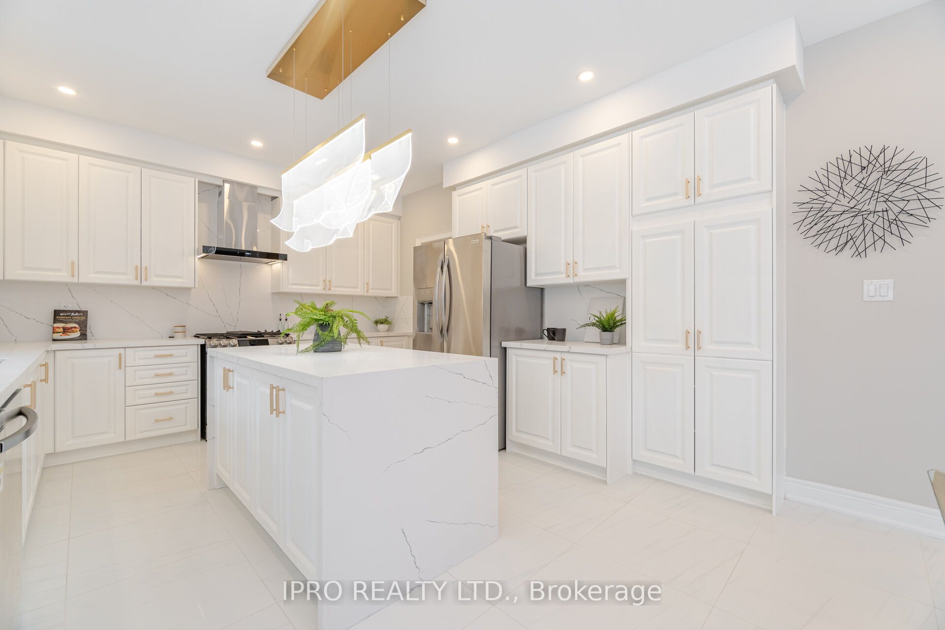 426 Maria Antonia Road Property Photo 12
