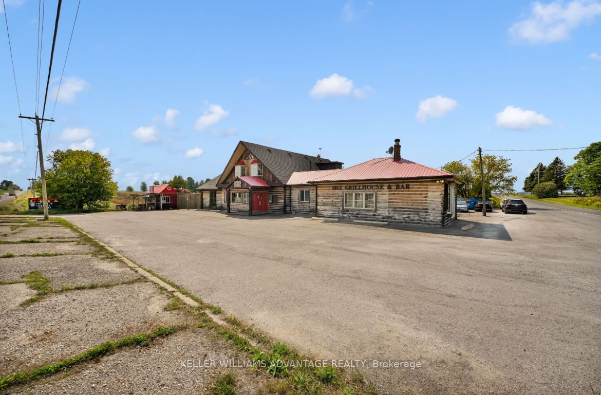 1812 Simcoe County Rd 27 Property Photo 4