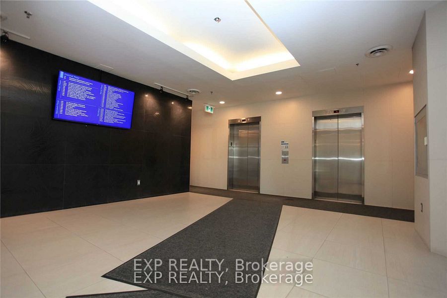 #304-305 - 7368 Yonge Street Property Photo 2