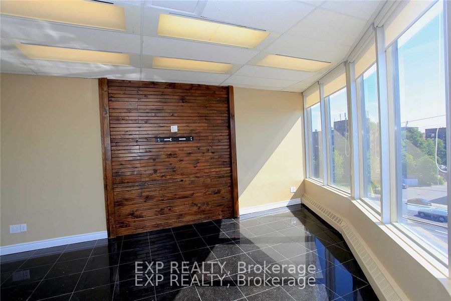 #304-305 - 7368 Yonge Street Property Photo 9