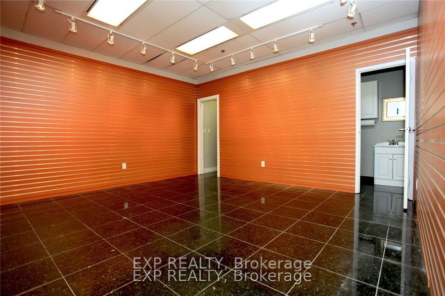 #304-305 - 7368 Yonge Street Property Photo 15