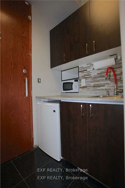 #304-305 - 7368 Yonge Street Property Photo 17