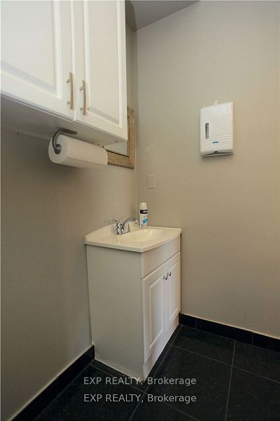 #304-305 - 7368 Yonge Street Property Photo 18