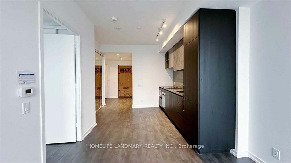 #2006 - 1000 Portage Parkway Property Photo 10