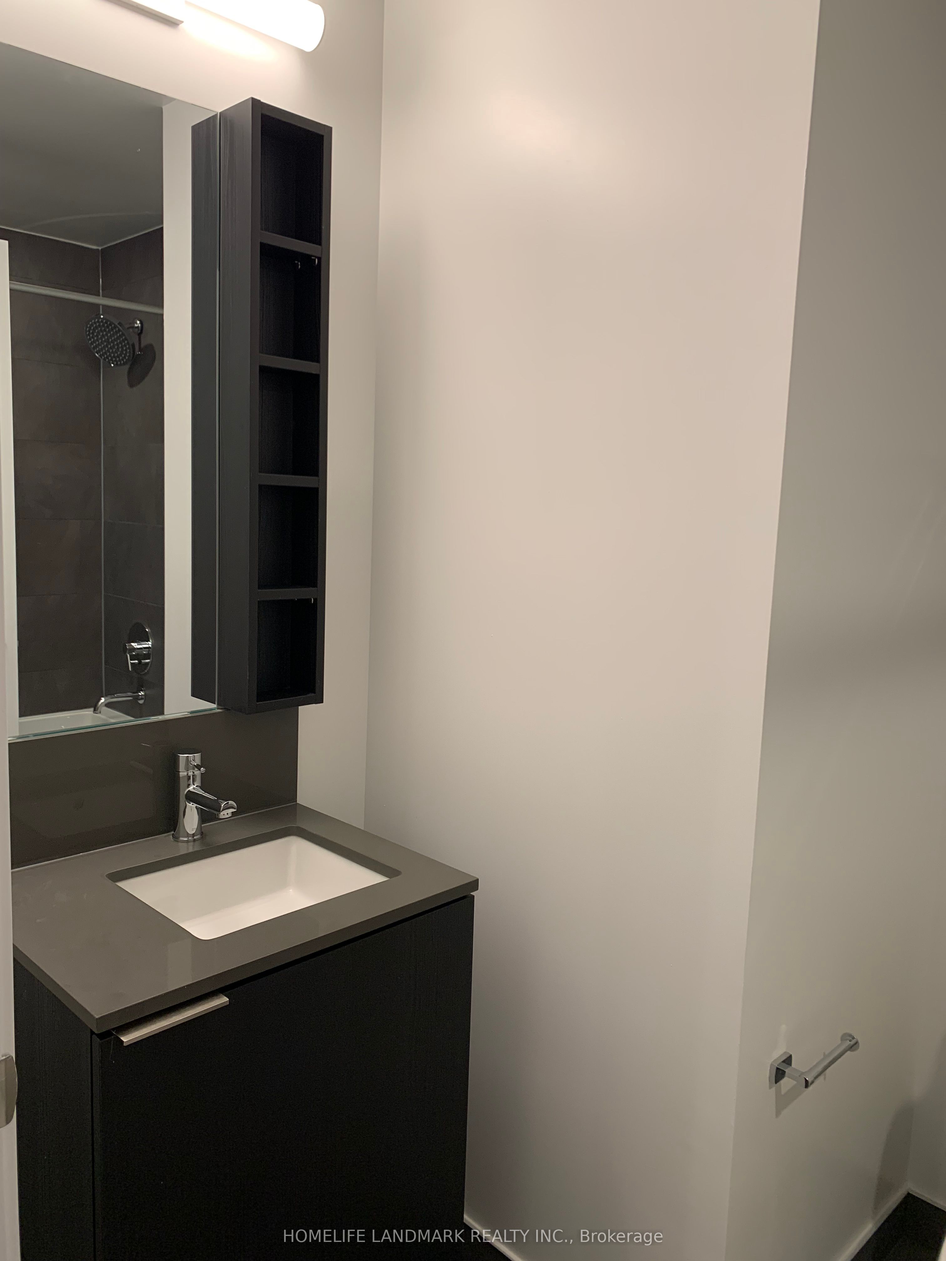 #2006 - 1000 Portage Parkway Property Photo 13