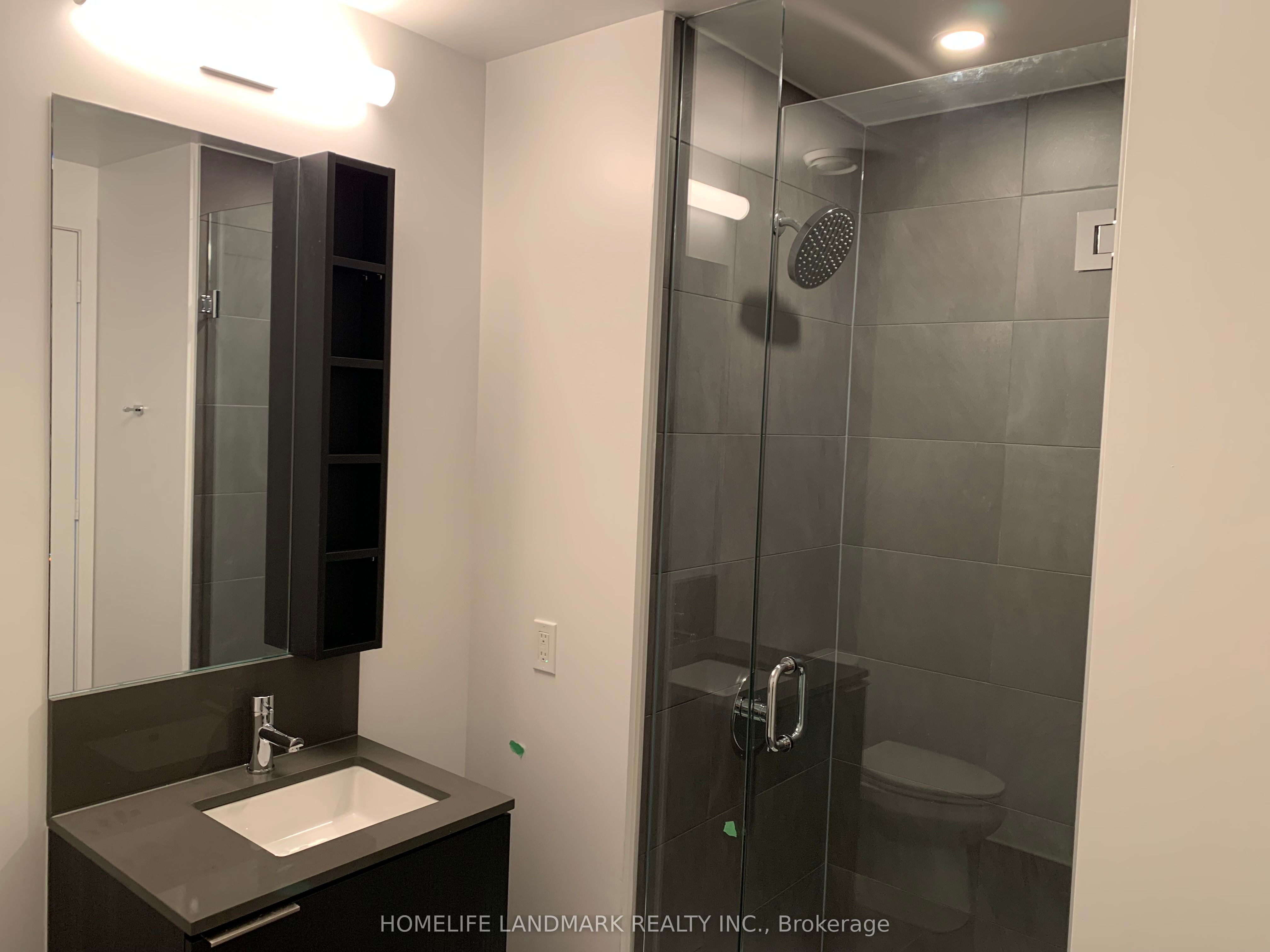 #2006 - 1000 Portage Parkway Property Photo 16