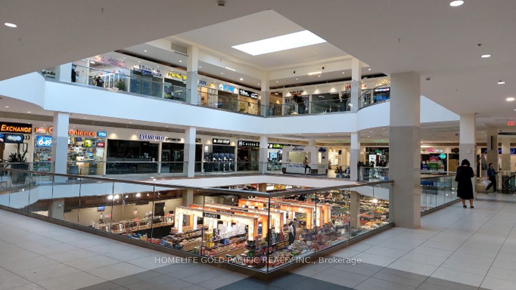 #162 - 7181 Yonge Street Property Photo 9