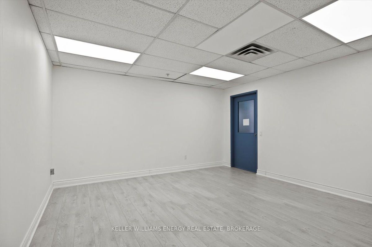 #5b - 2 Brock Street Property Photo 8