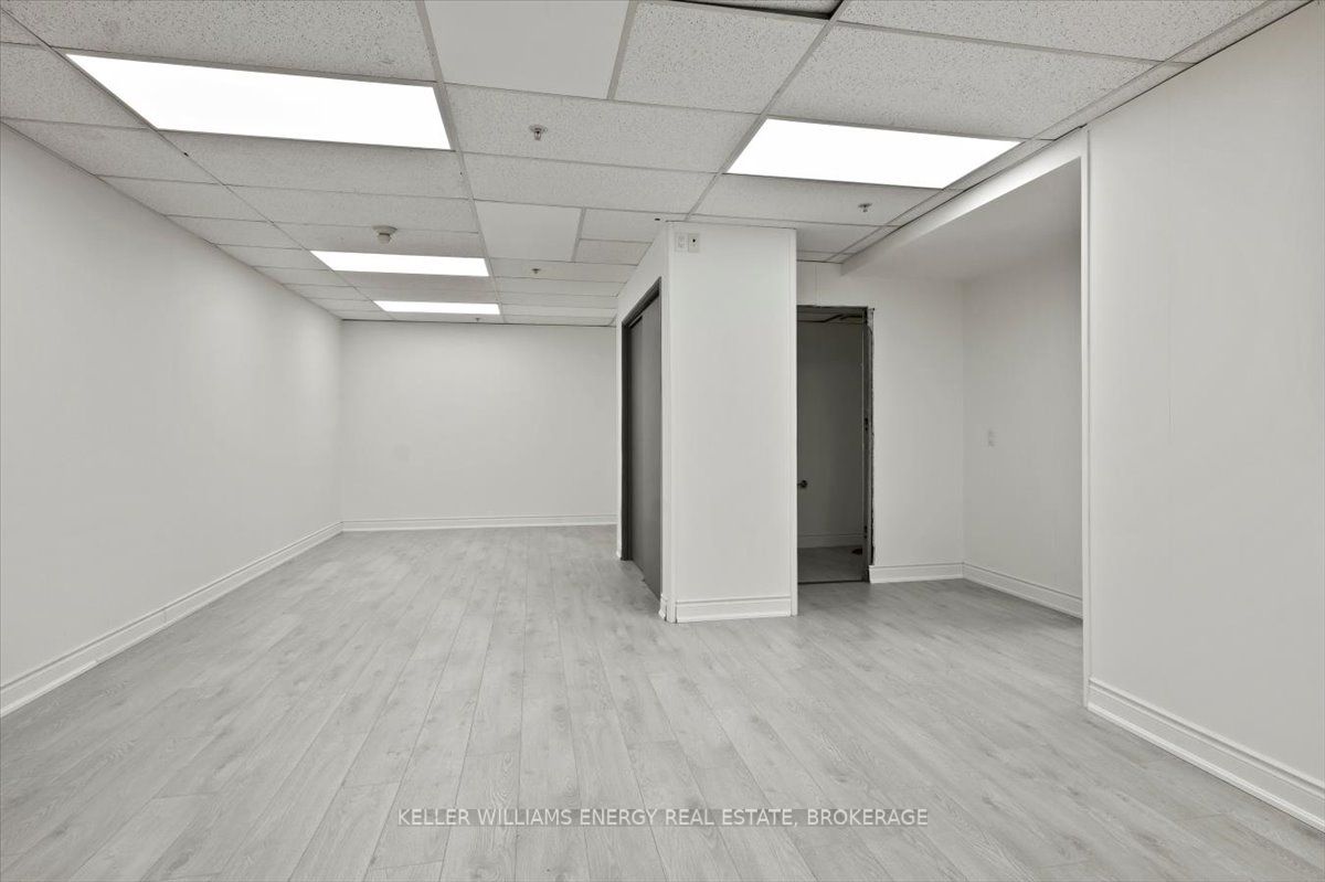 #5b - 2 Brock Street Property Photo 9