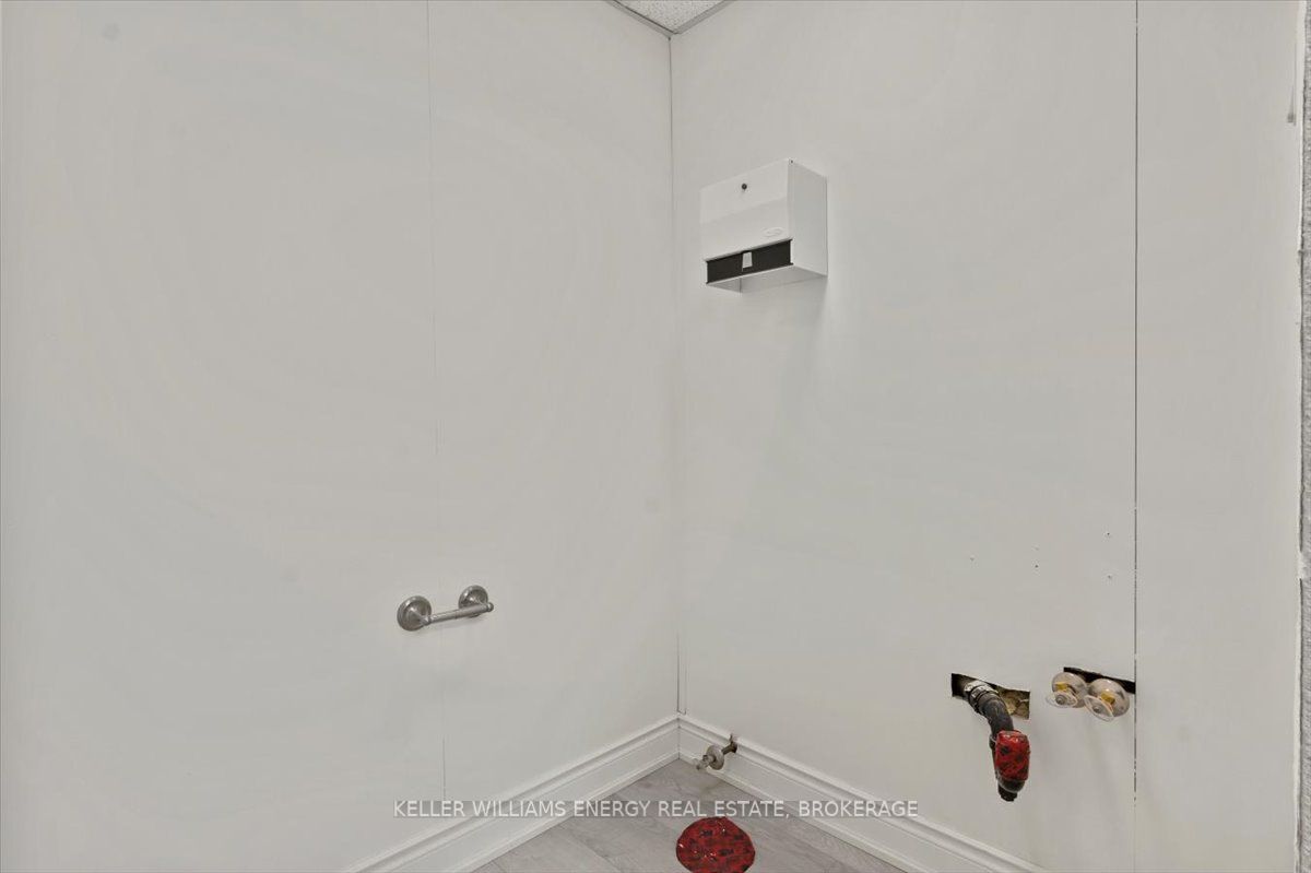#5b - 2 Brock Street Property Photo 15