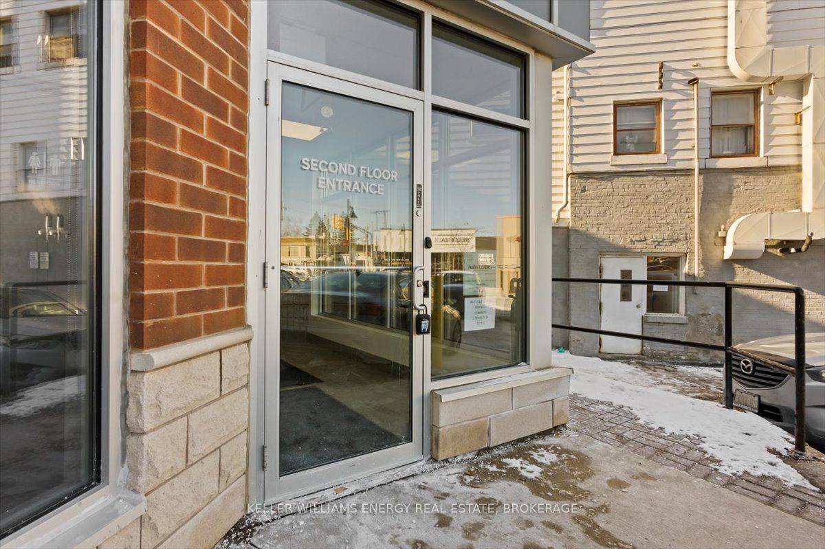 #5a - 2 Brock Street Property Photo 3
