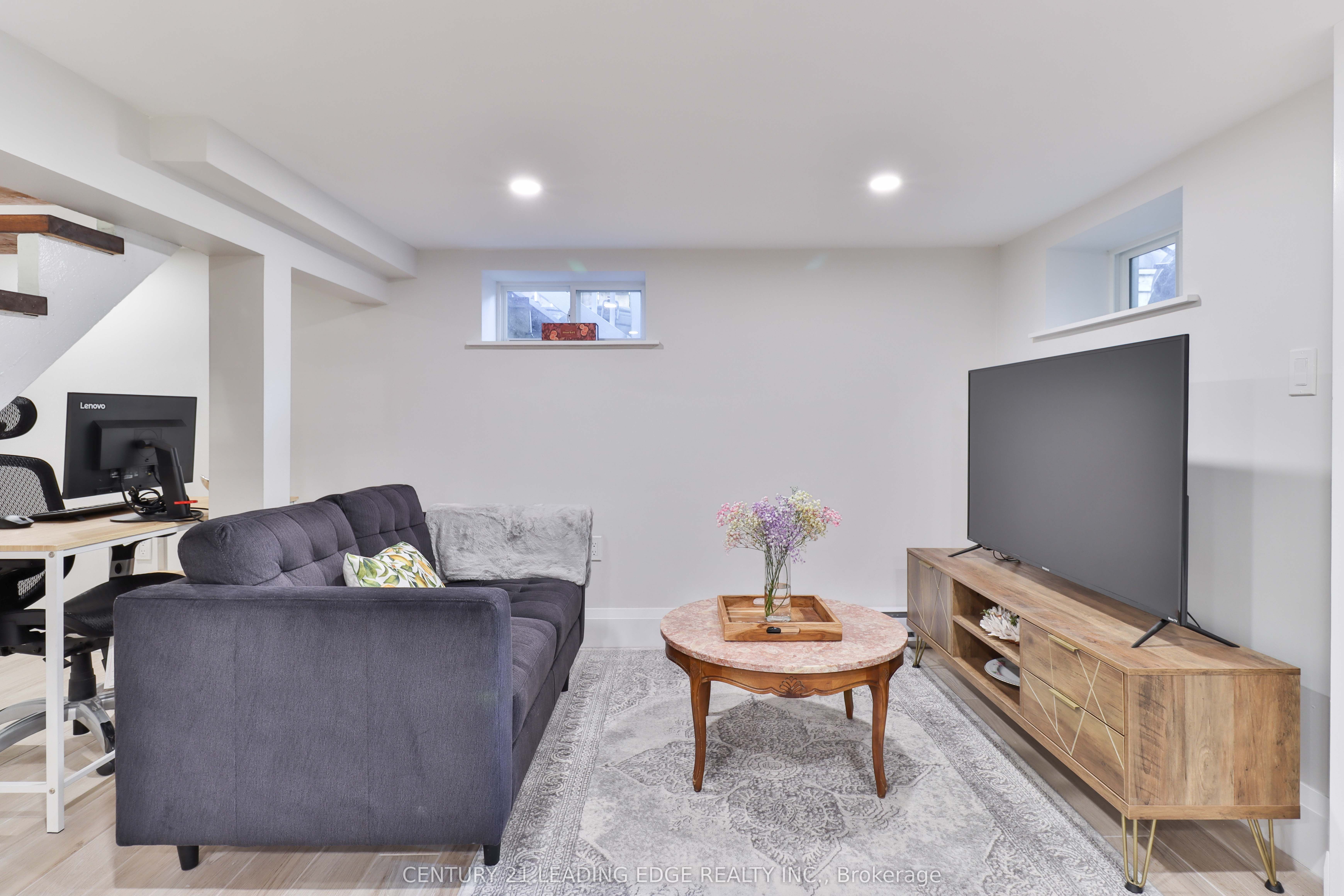 487 Eagle Street Property Photo 12