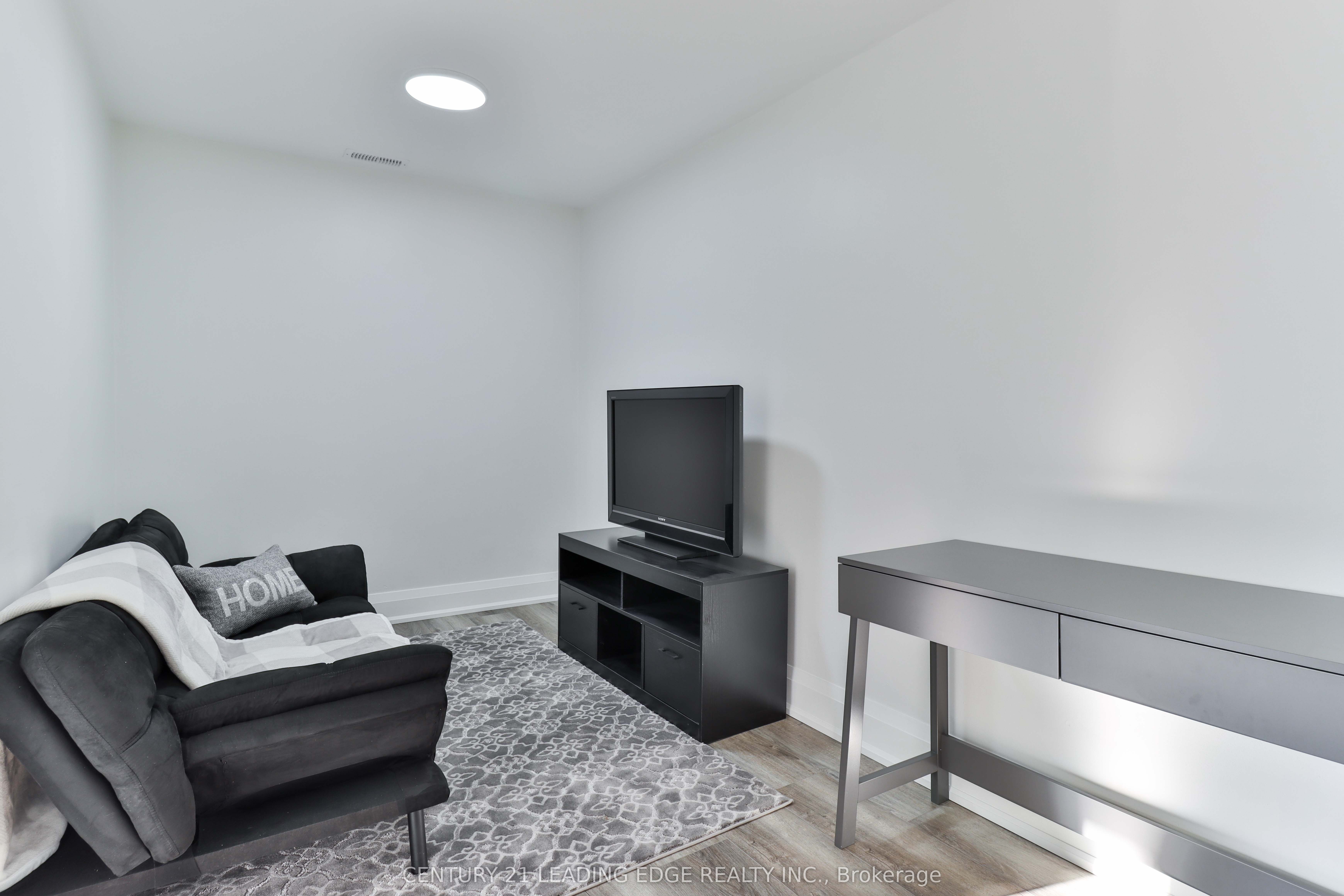 487 Eagle Street Property Photo 18
