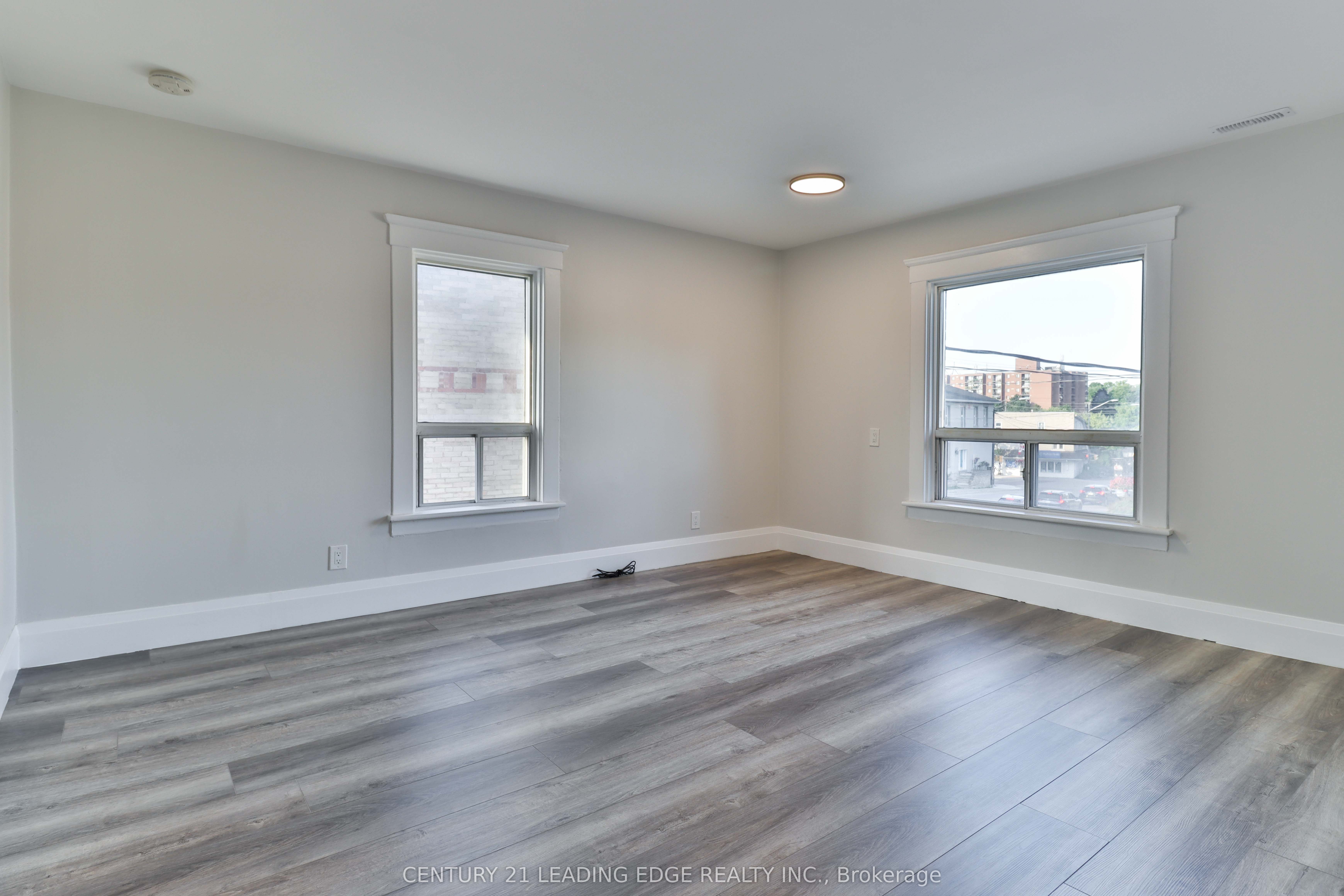487 Eagle Street Property Photo 21