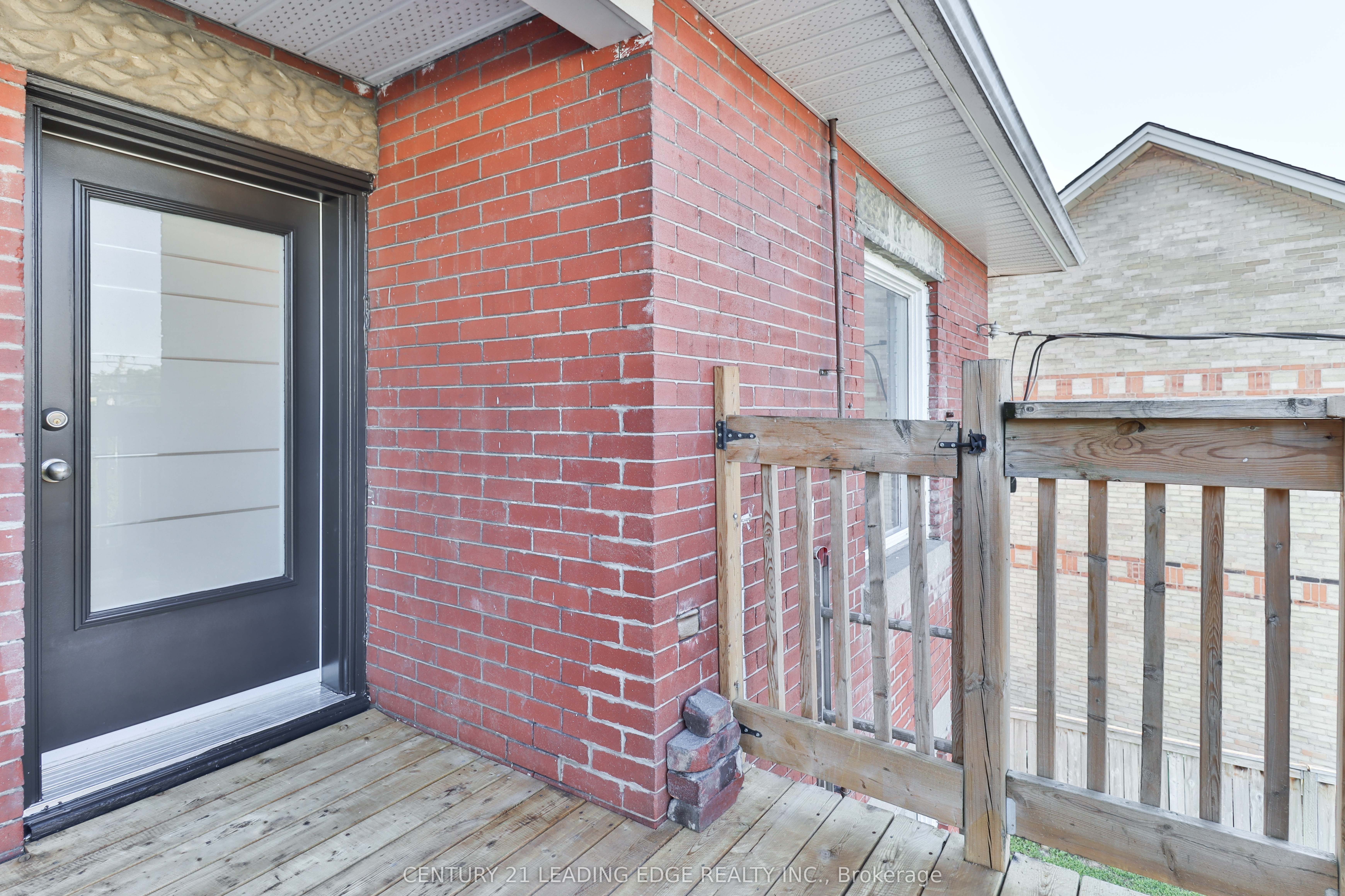 487 Eagle Street Property Photo 27