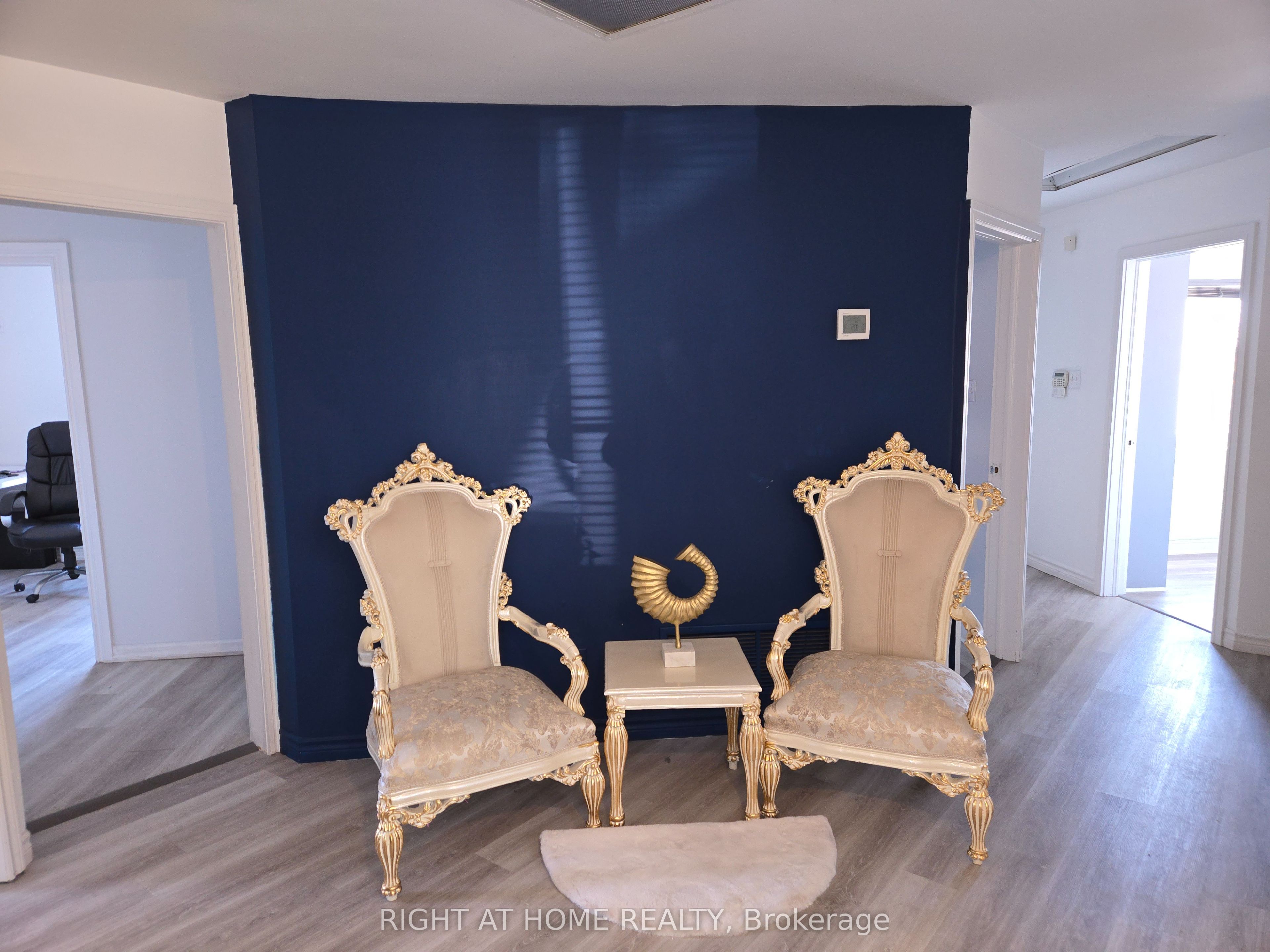 #main Fl - 10014 Yonge Street Property Photo 3