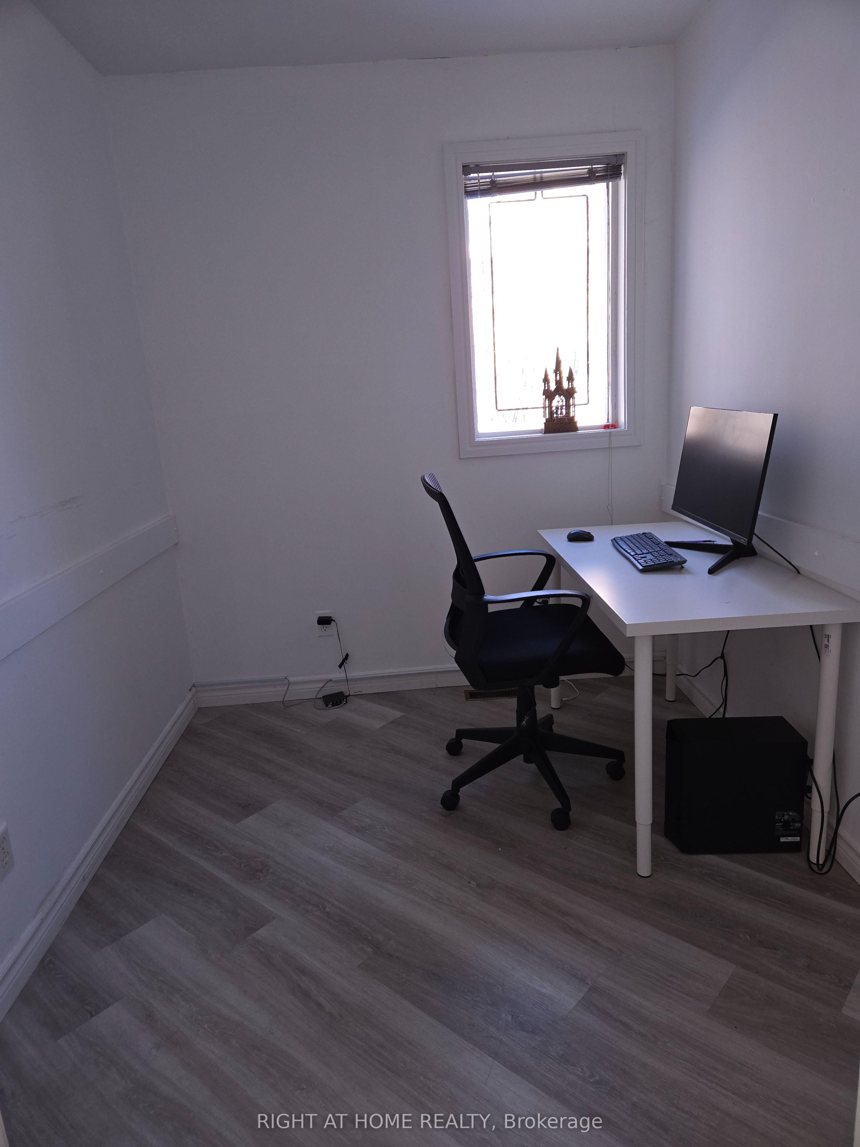#main Fl - 10014 Yonge Street Property Photo 4
