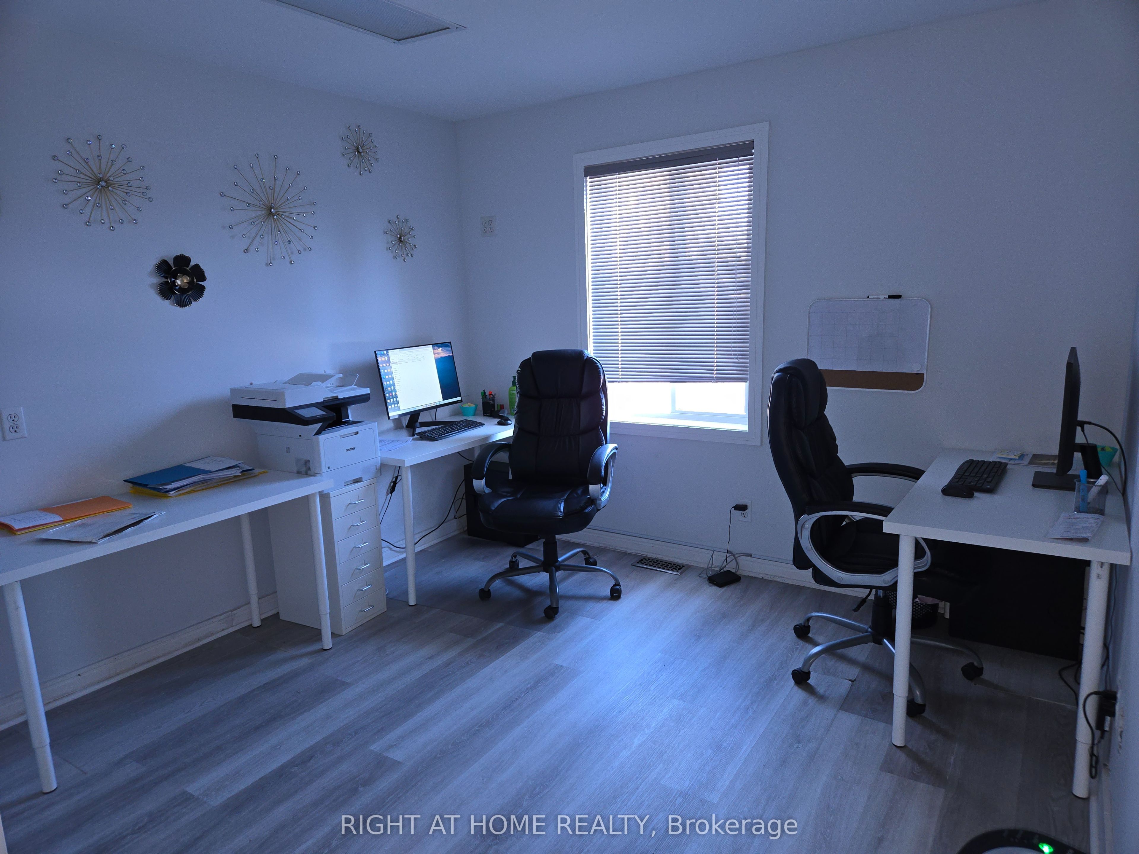 #main Fl - 10014 Yonge Street Property Photo 8