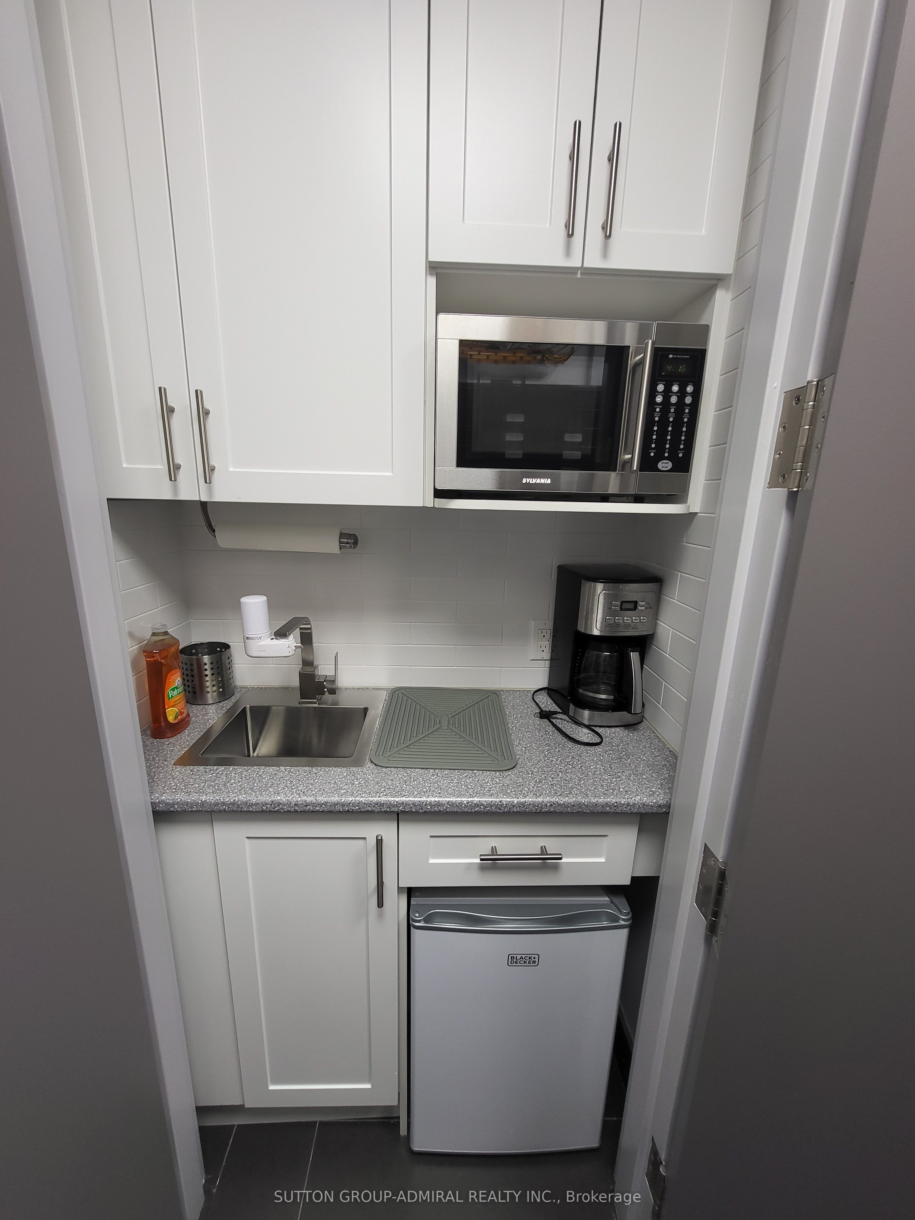 #12 - 30 Wertheim Court Property Photo 19