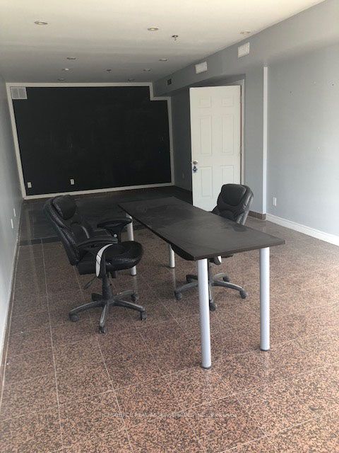 #12 - 410 Chrislea Road Property Photo 3