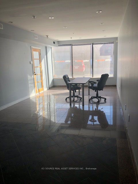 #12 - 410 Chrislea Road Property Photo 9