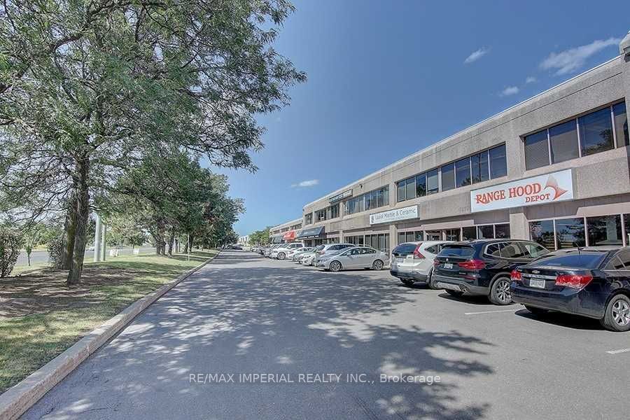#3 - 8111 Jane Street Property Photo 3