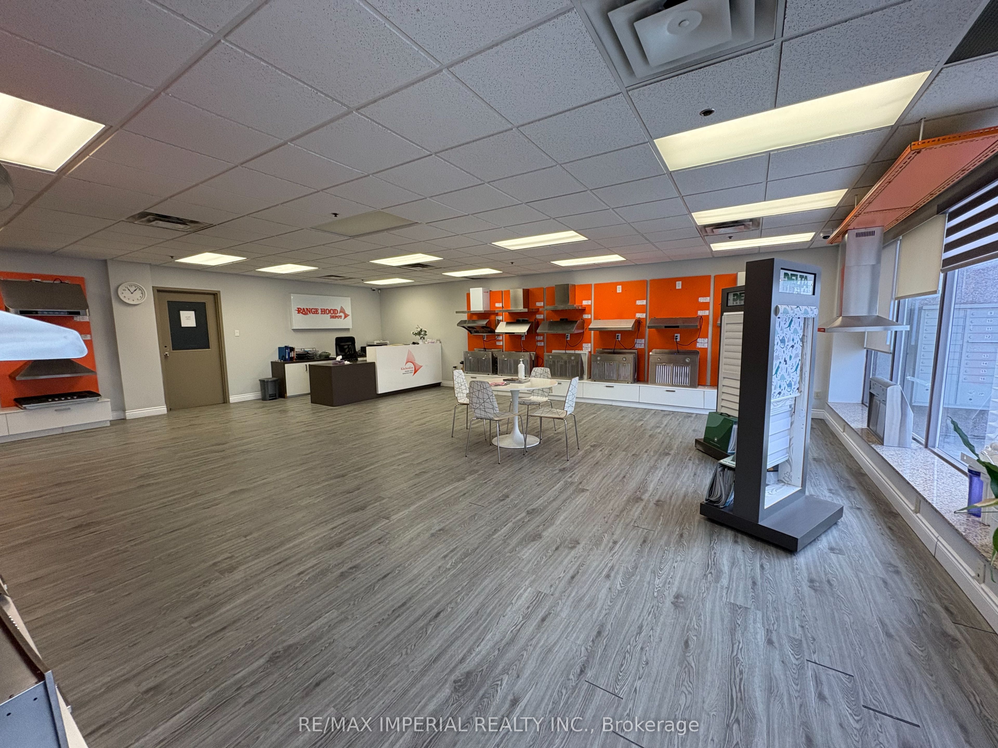 #3 - 8111 Jane Street Property Photo 7