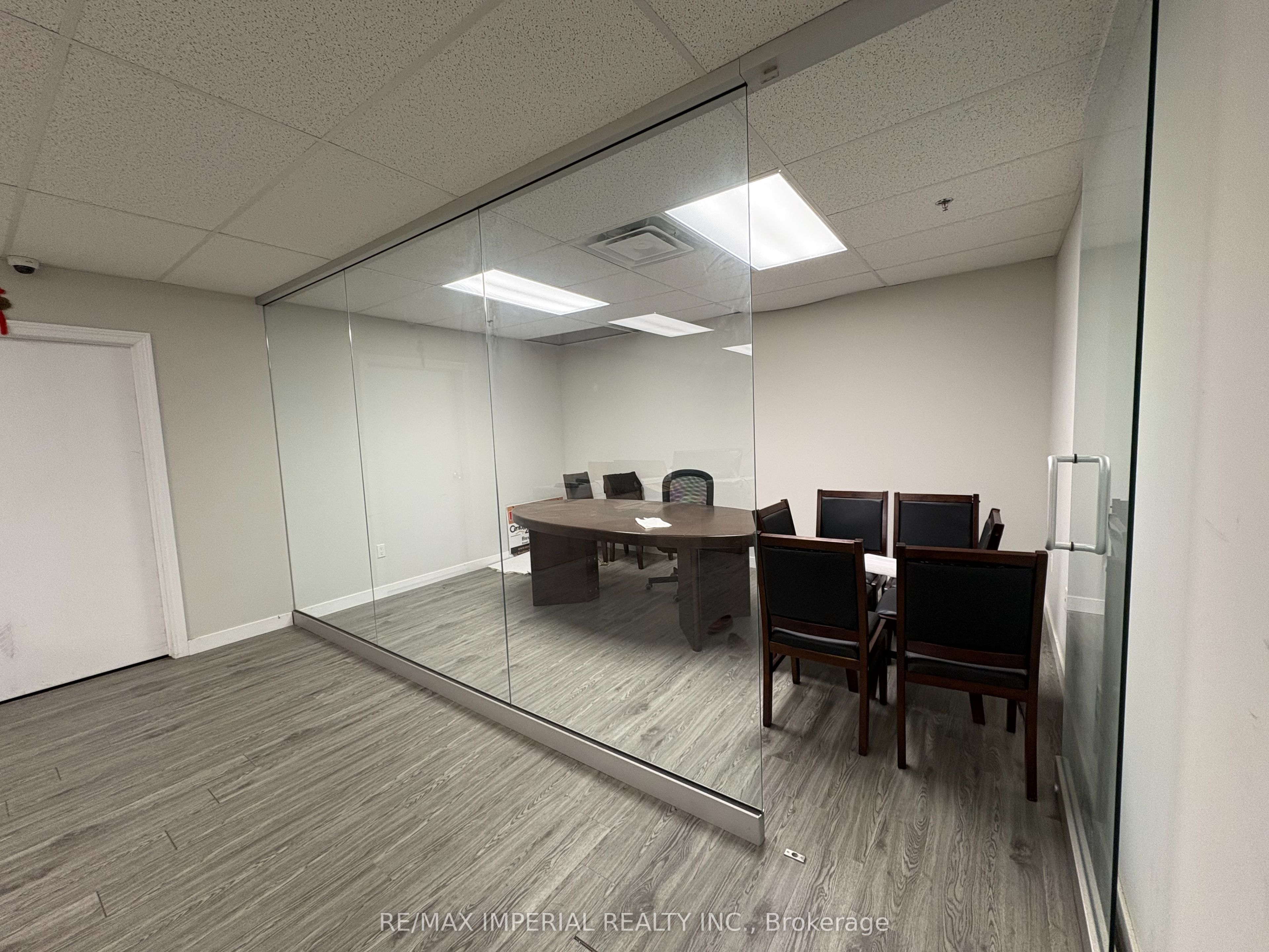 #3 - 8111 Jane Street Property Photo 9