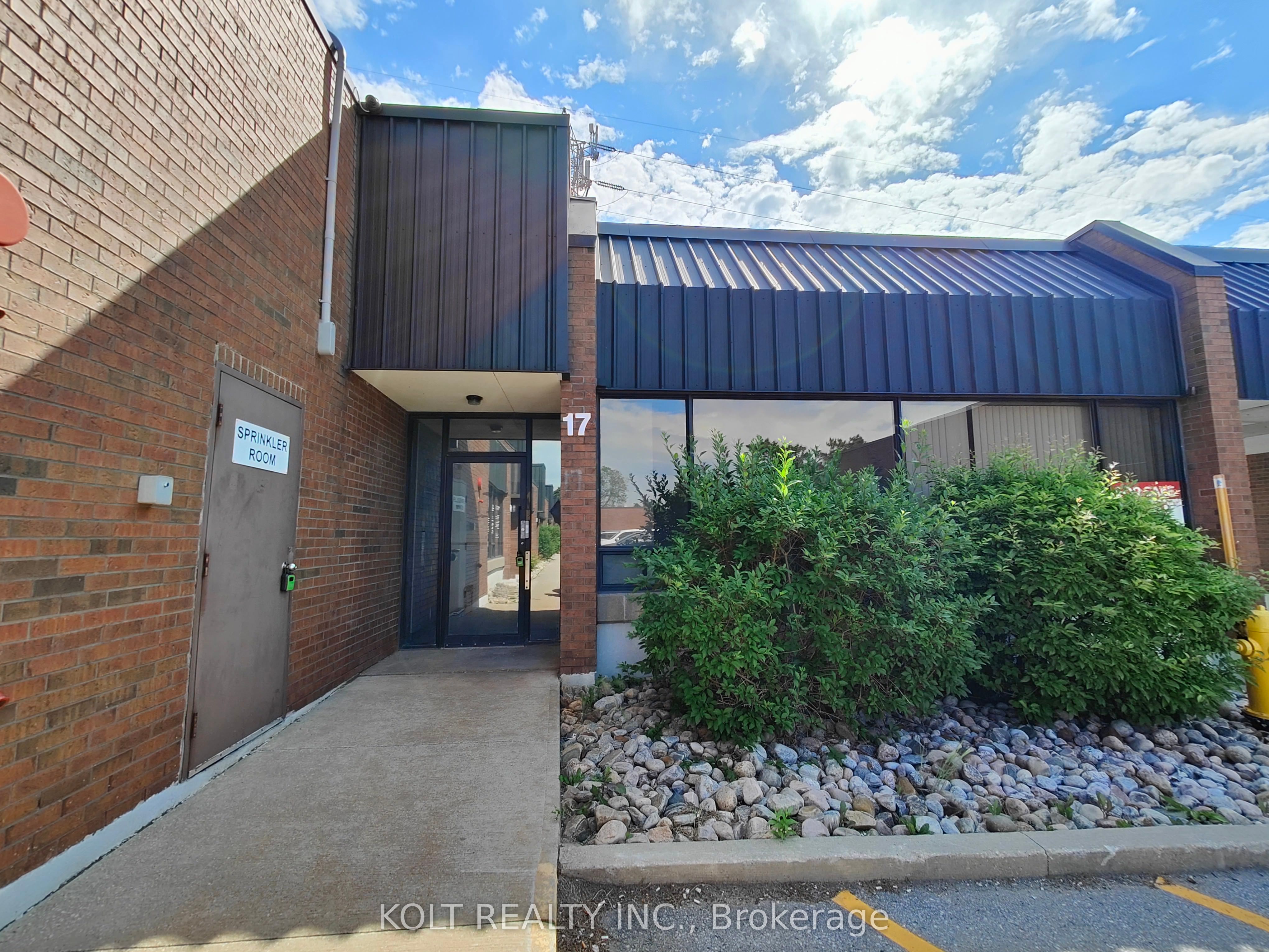 #17 - 270 Esna Park Drive Property Photo 1