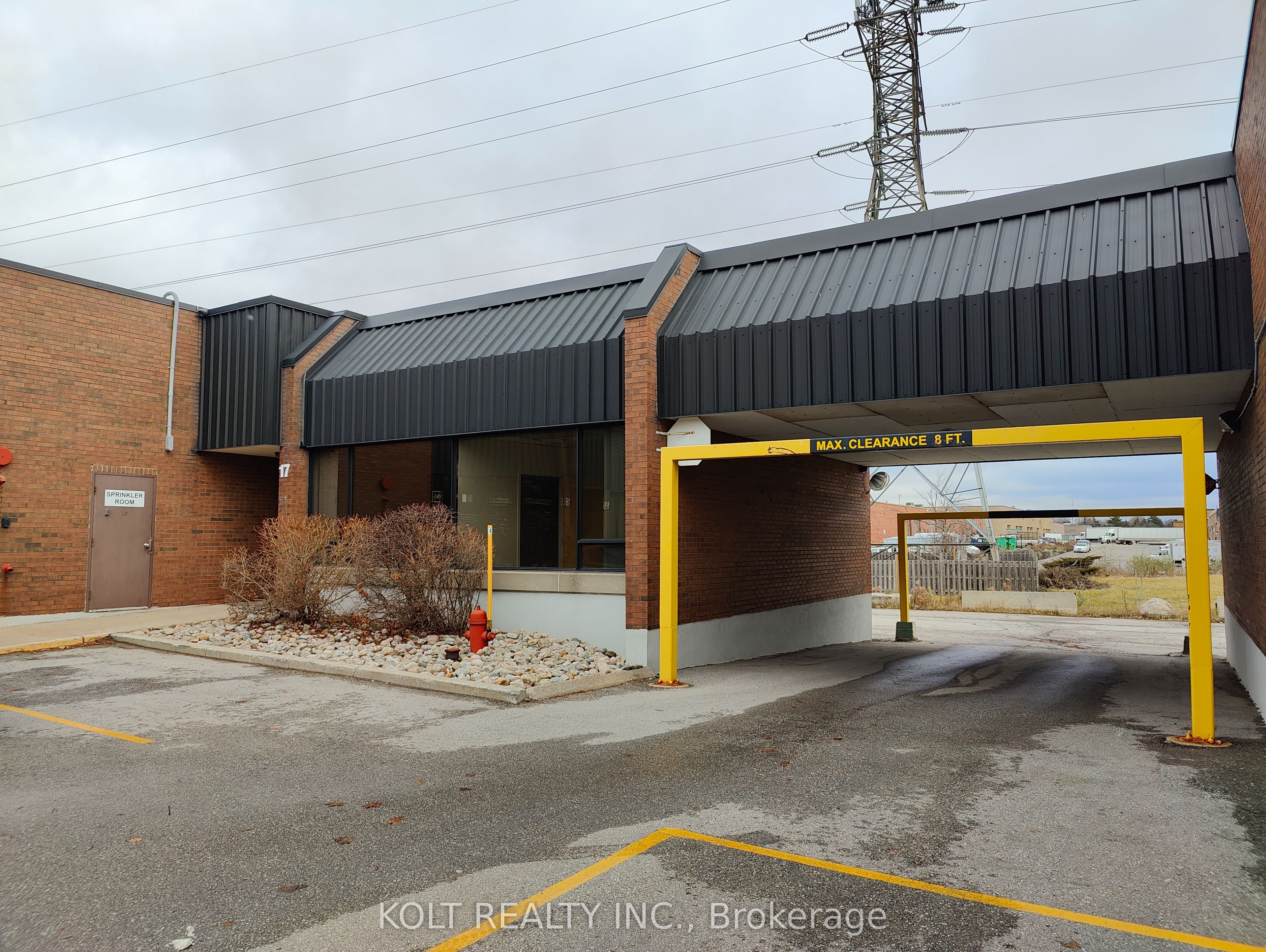 #17 - 270 Esna Park Drive Property Photo 2