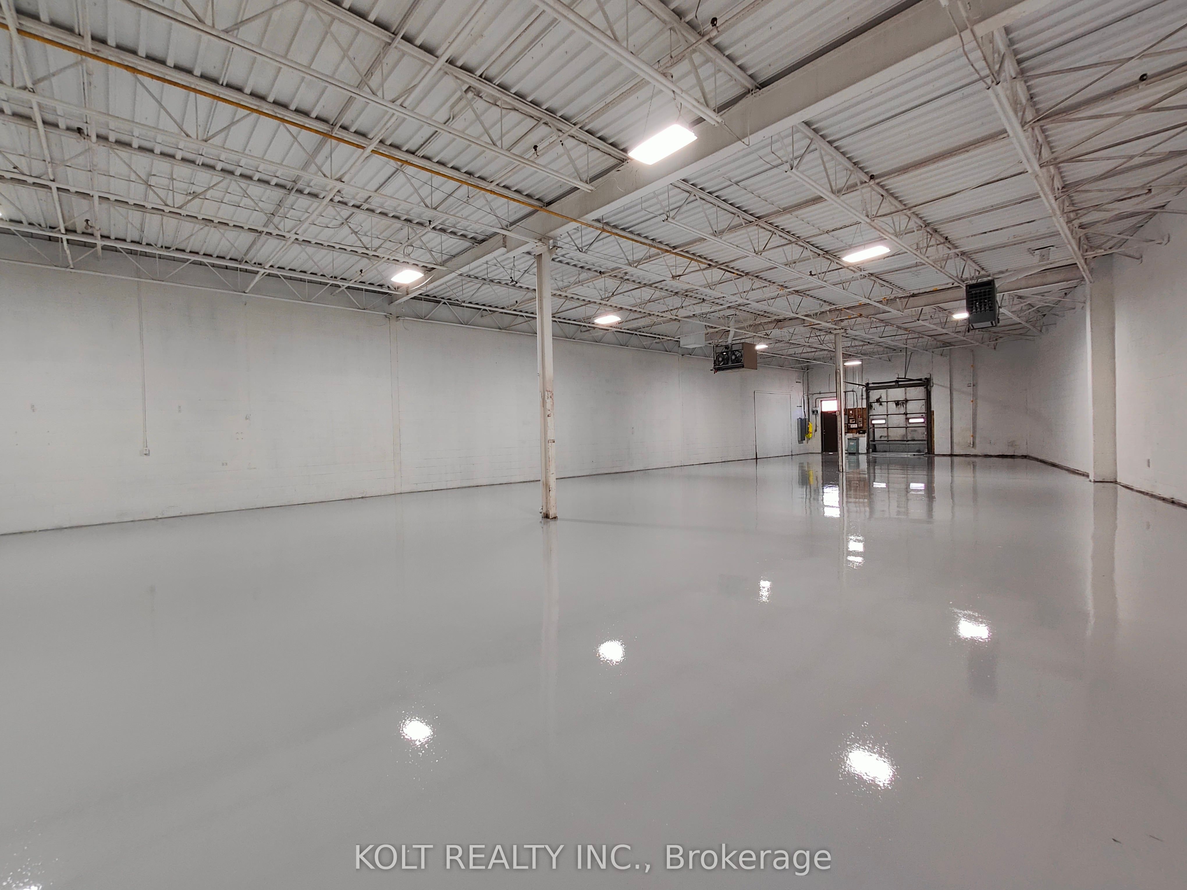 #17 - 270 Esna Park Drive Property Photo 6
