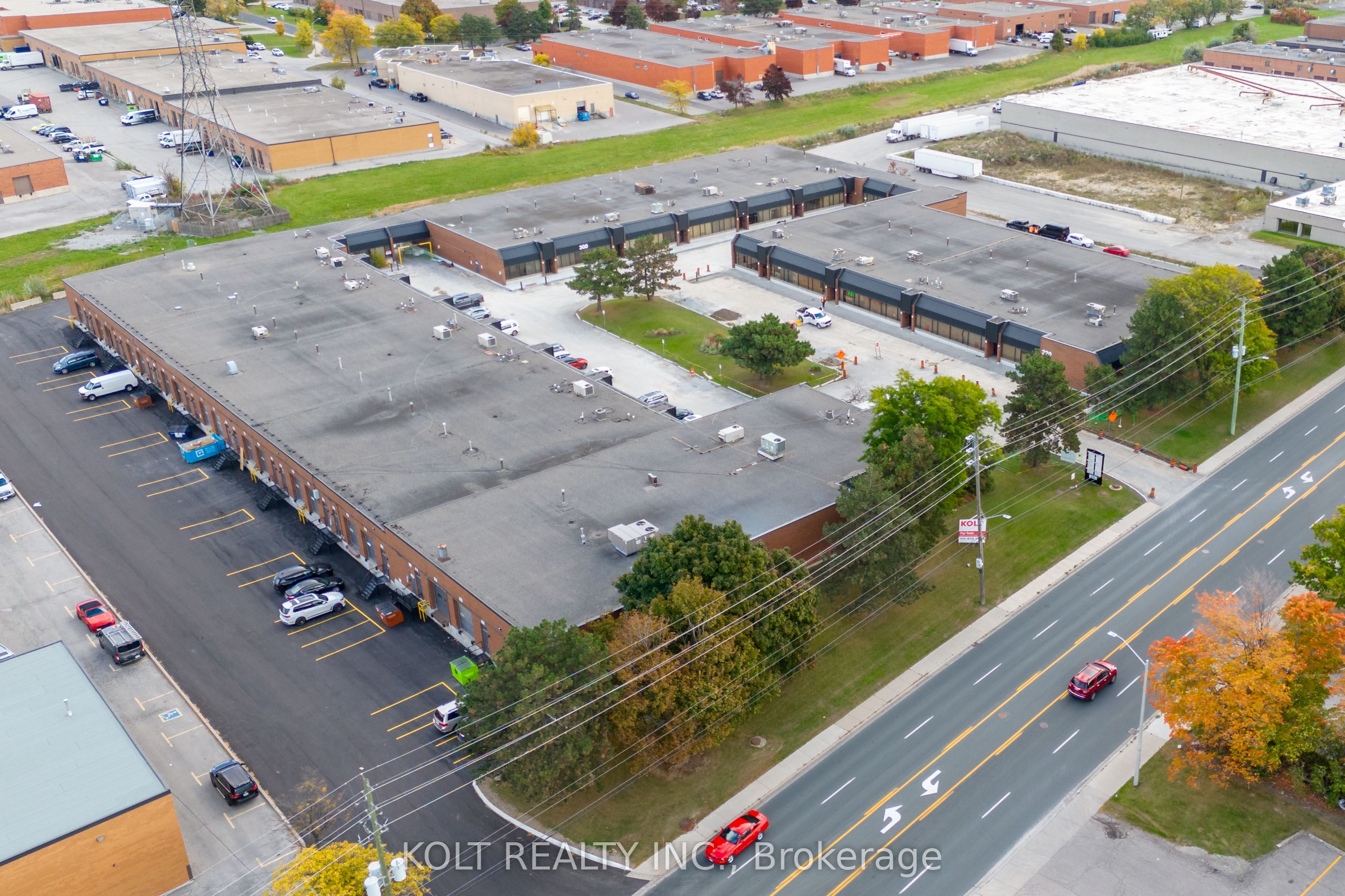 #17 - 270 Esna Park Drive Property Photo 7