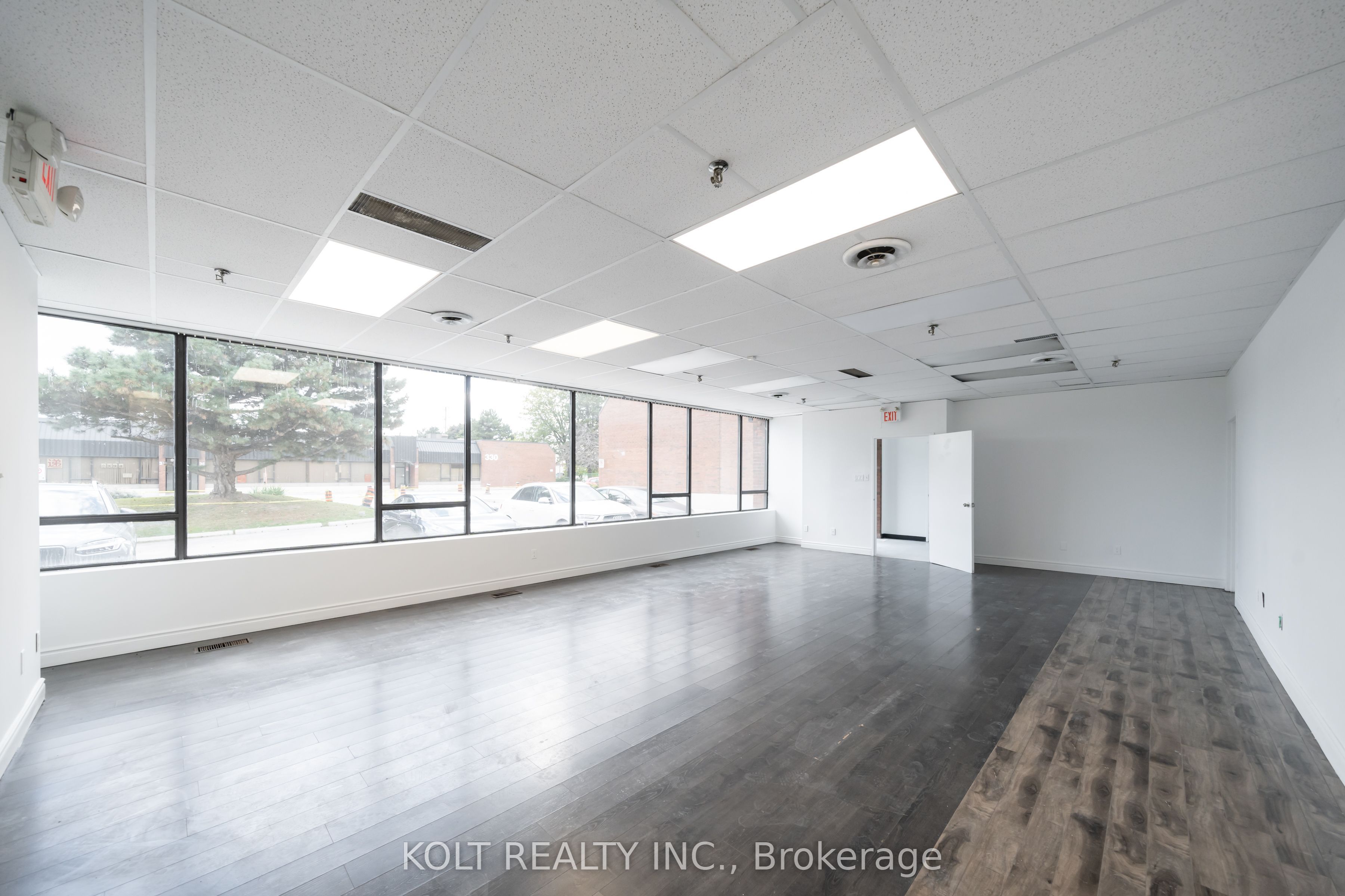 #3-5 - 270 Esna Park Drive Property Photo 4