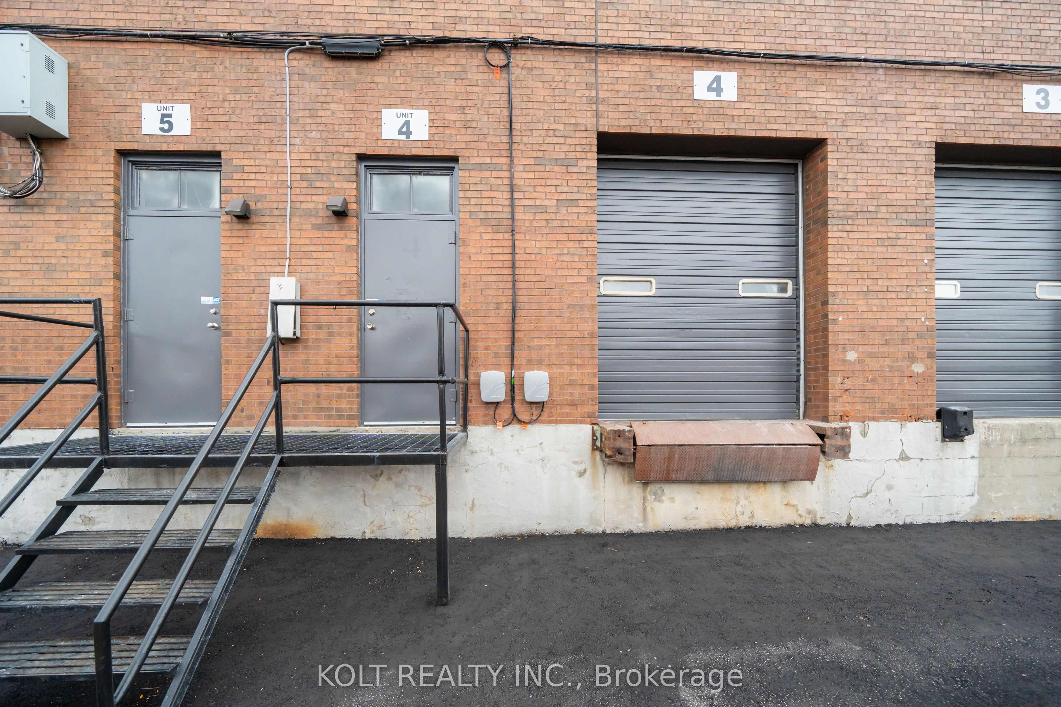 #3-5 - 270 Esna Park Drive Property Photo 7
