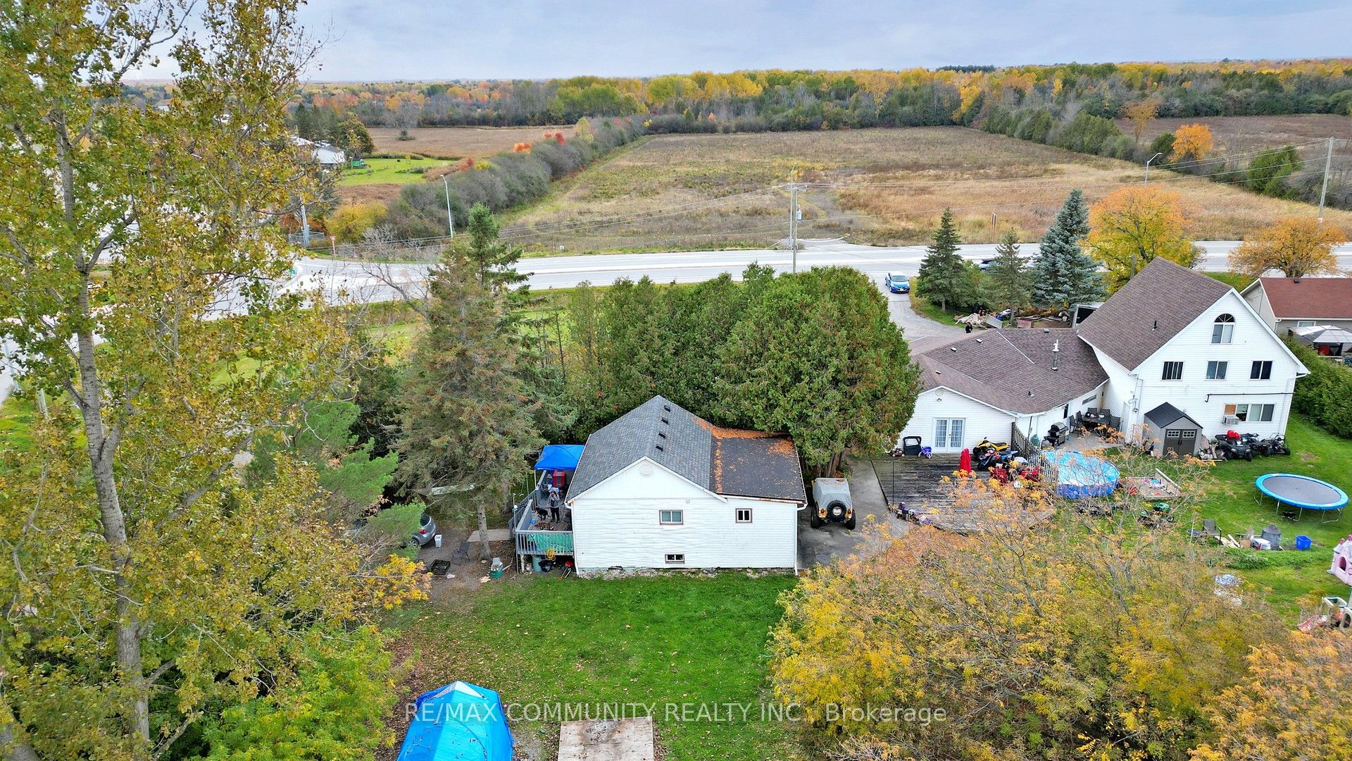 21025 Lakeridge Road Property Photo 2