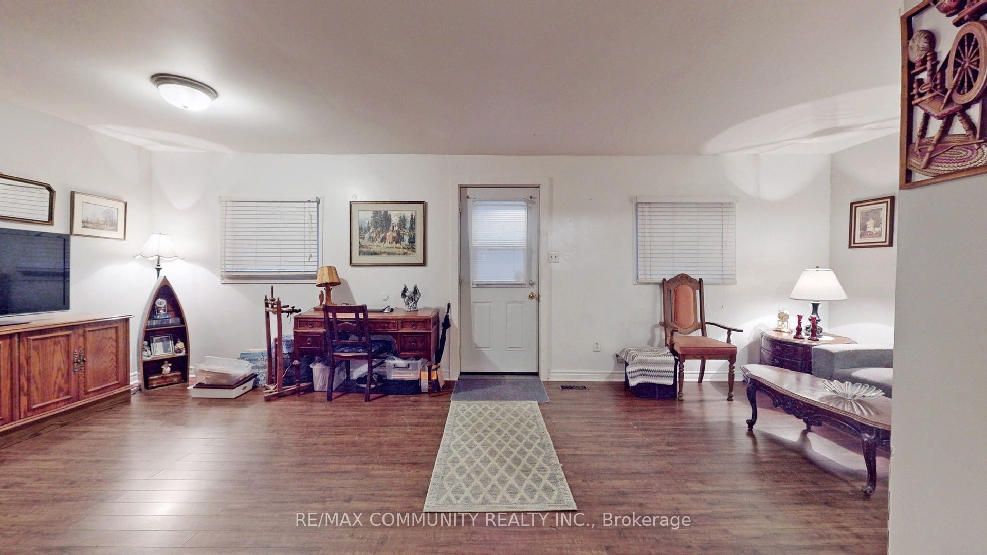 21025 Lakeridge Road Property Photo 4