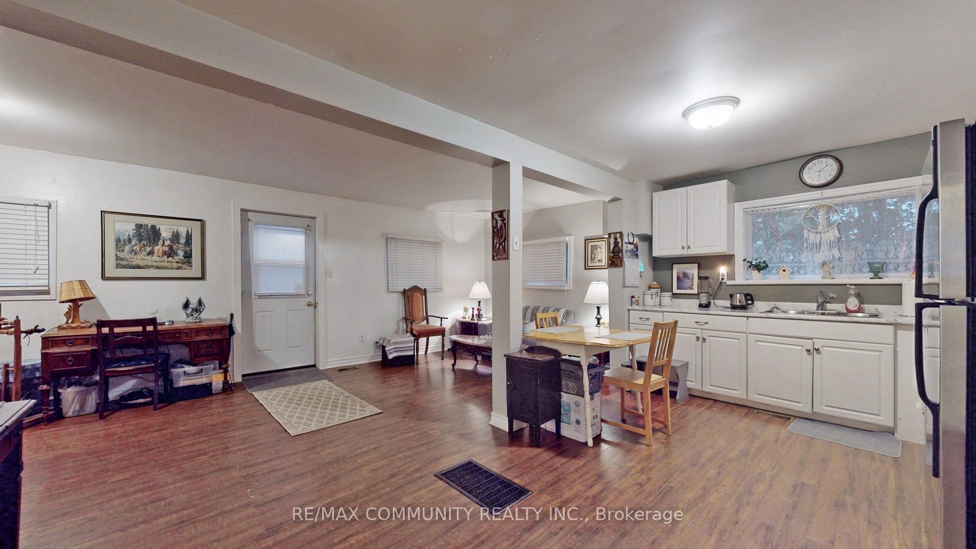21025 Lakeridge Road Property Photo 6
