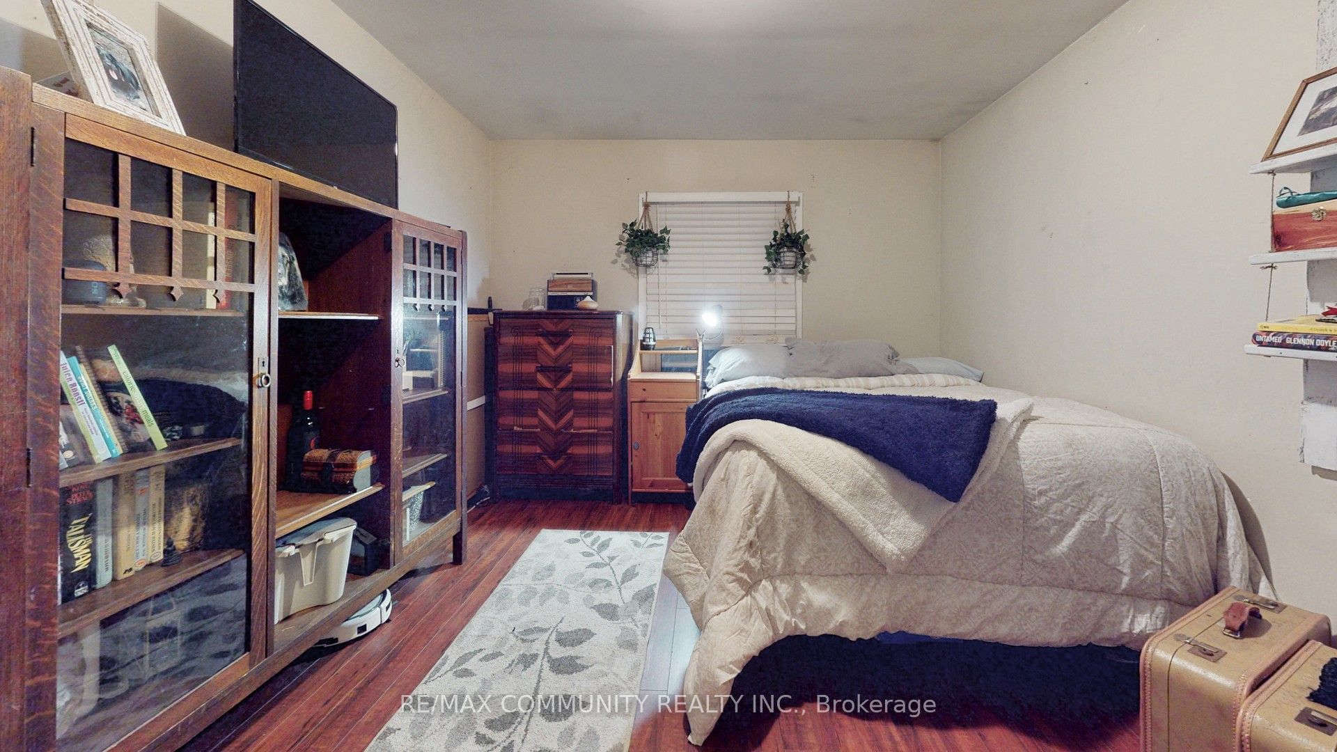 21025 Lakeridge Road Property Photo 7