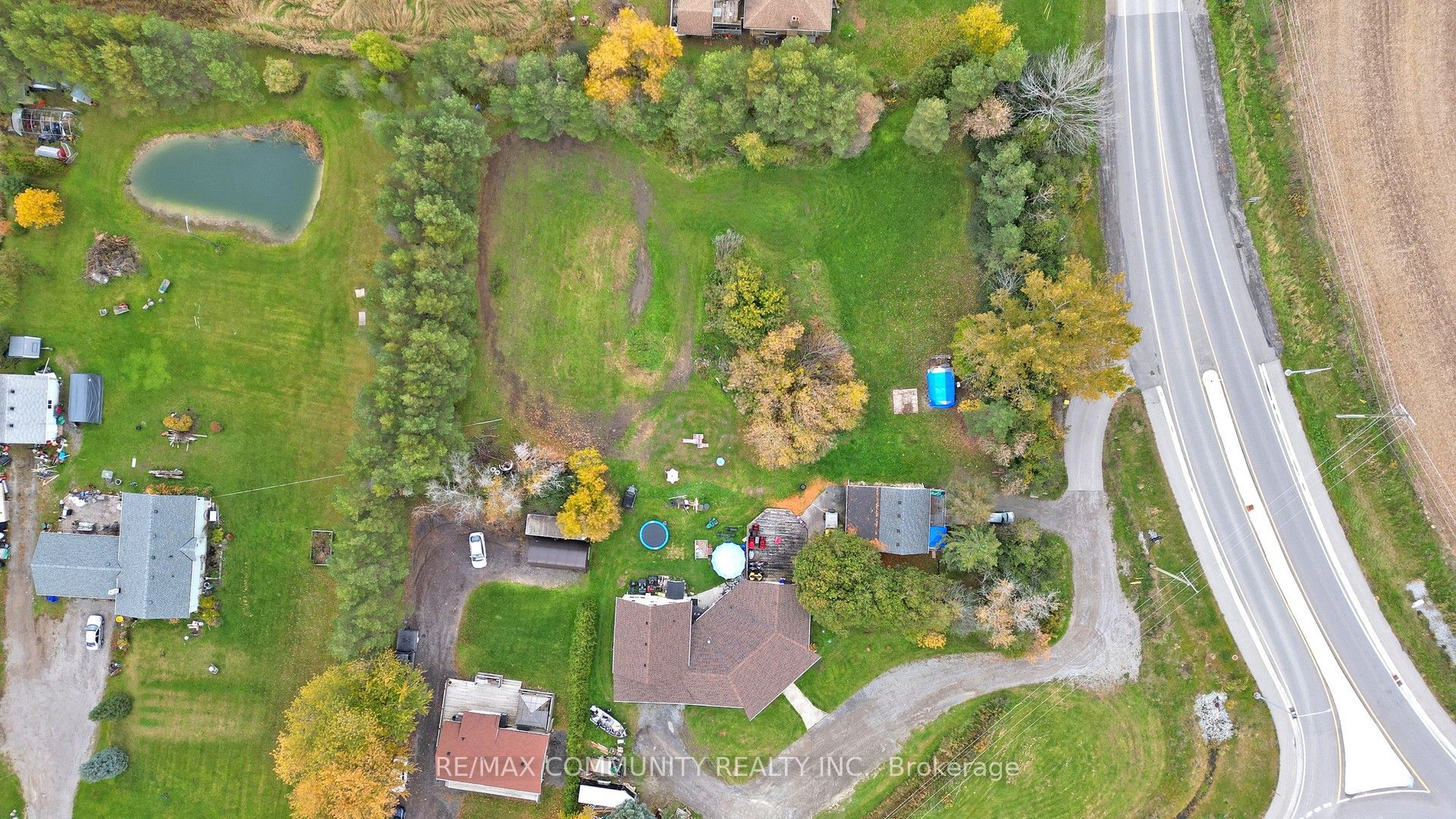 21025 Lakeridge Road Property Photo 15