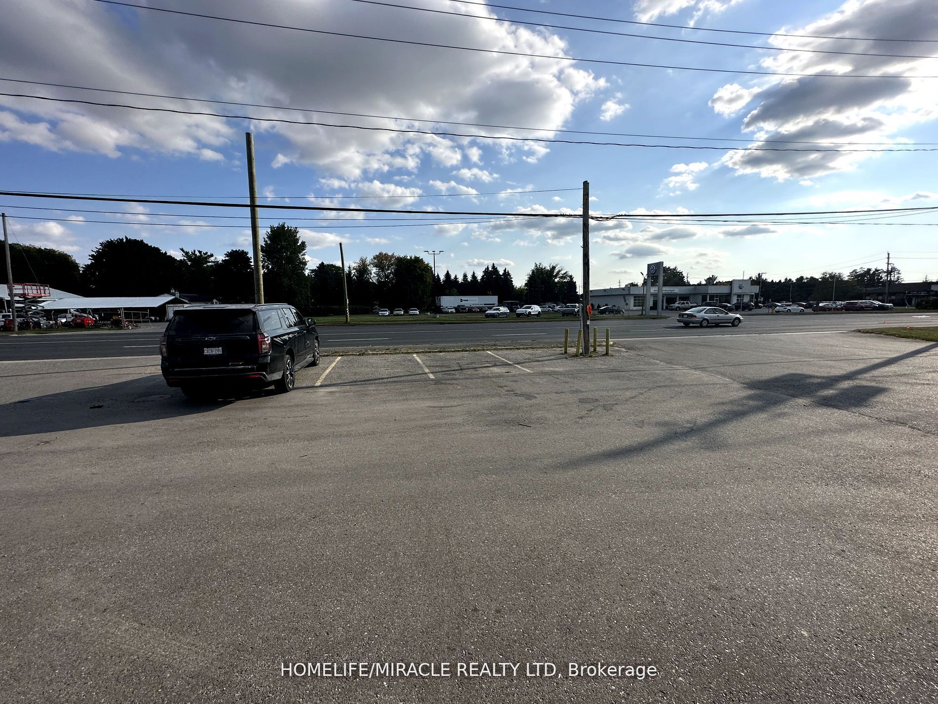 #b - 560 Victoria Street Property Photo 1