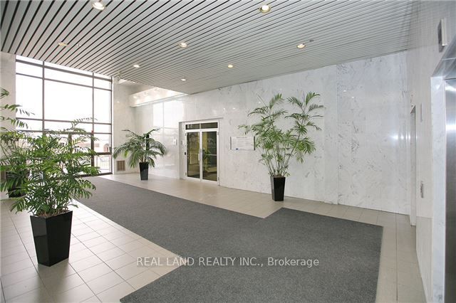 #202 - 9030 Leslie Street Property Photo 2