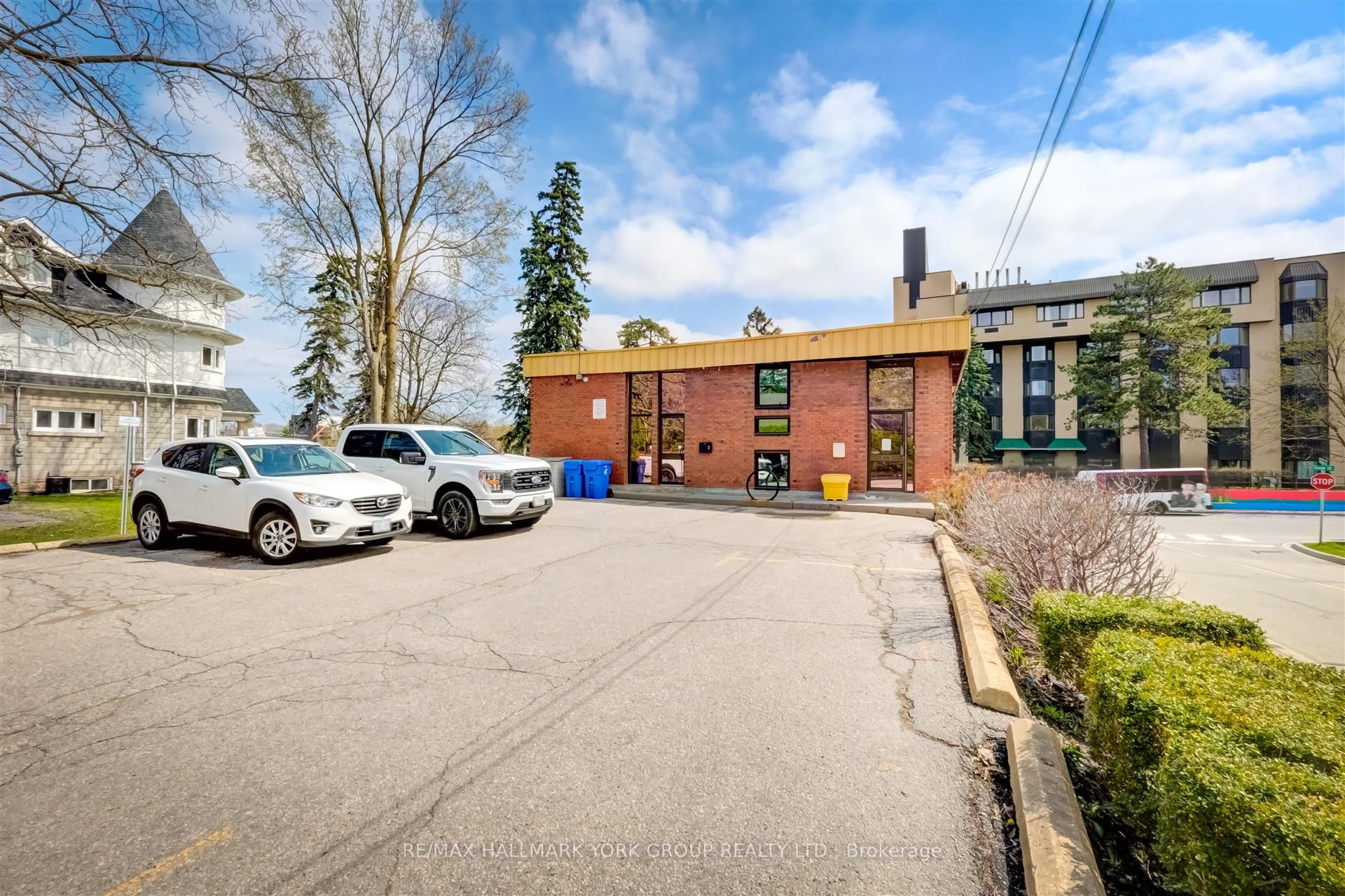 15064 Yonge Street Property Photo 3