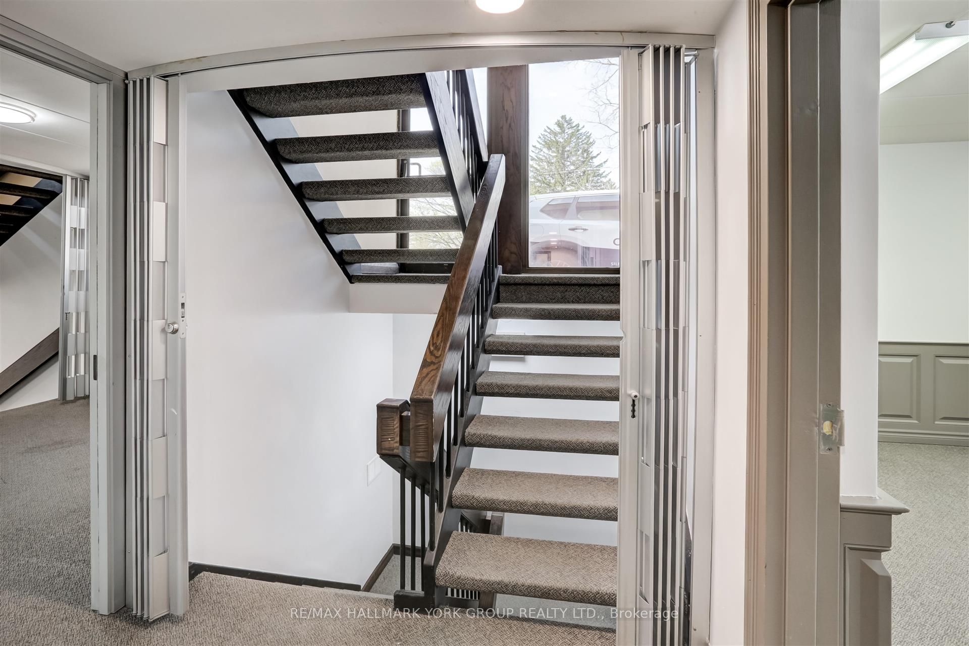 15064 Yonge Street Property Photo 4