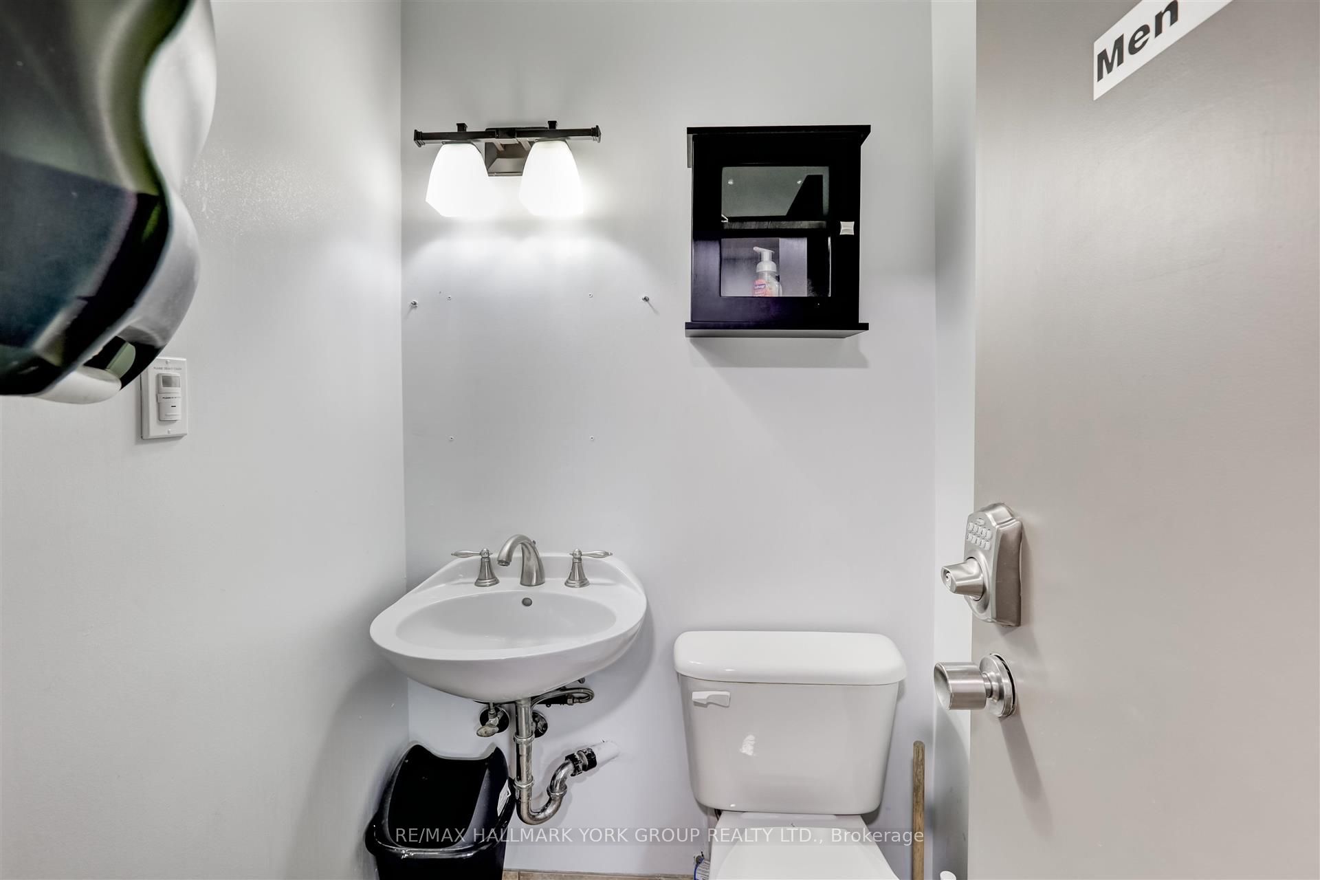 15064 Yonge Street Property Photo 22