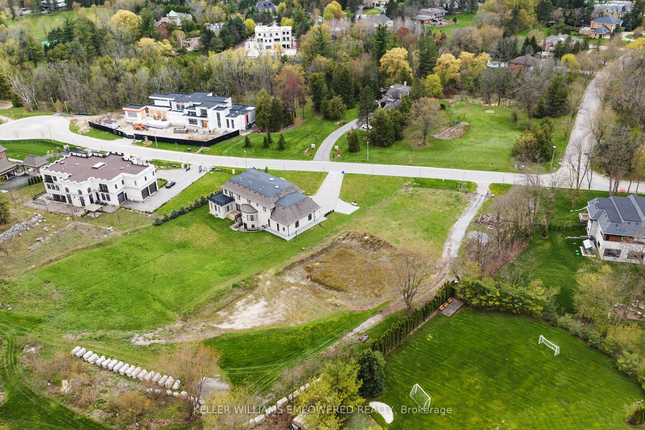 15 Honey Locust Court Property Photo 8
